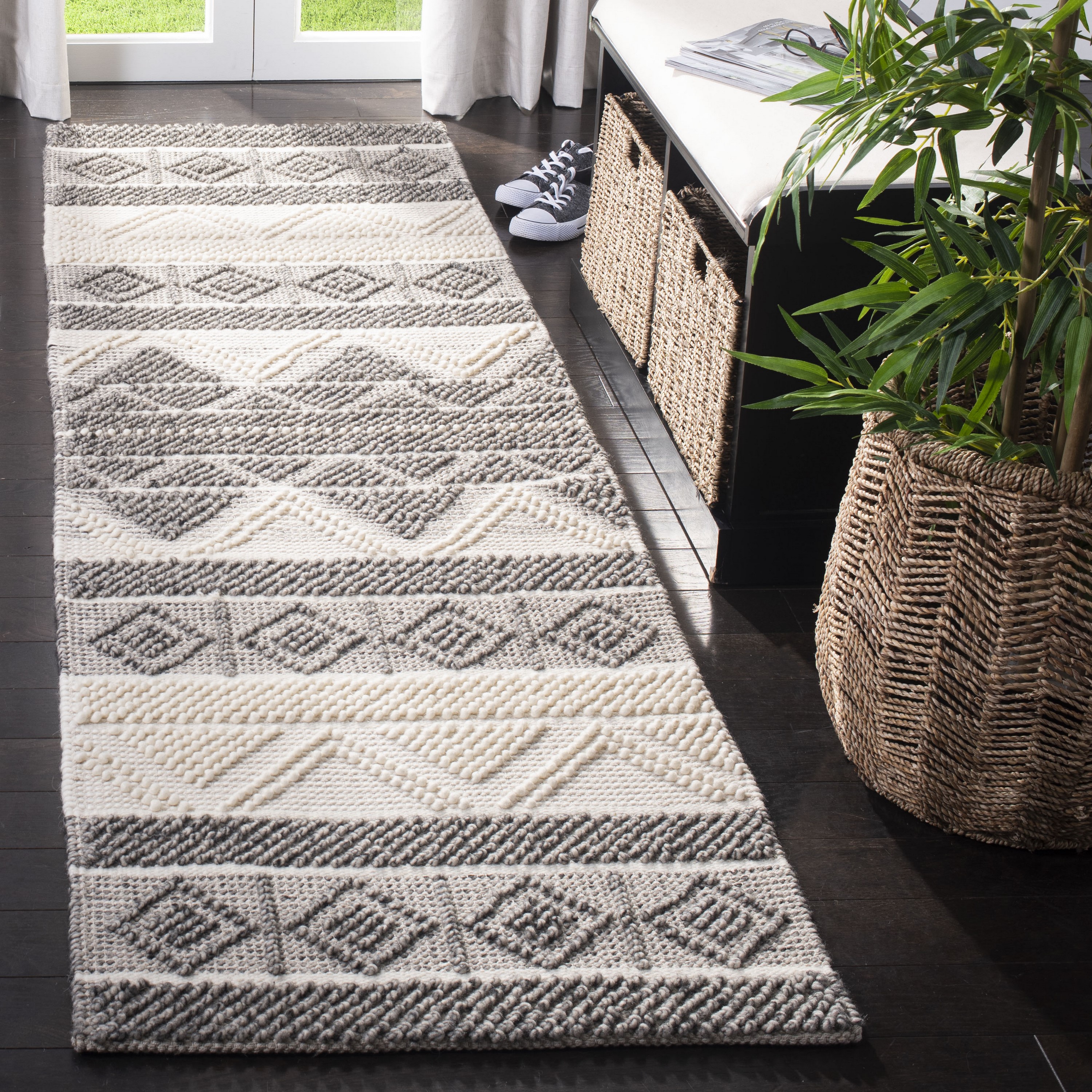 Ivory and Gray Hand-Tufted Wool Runner Rug, 2'3" x 8'