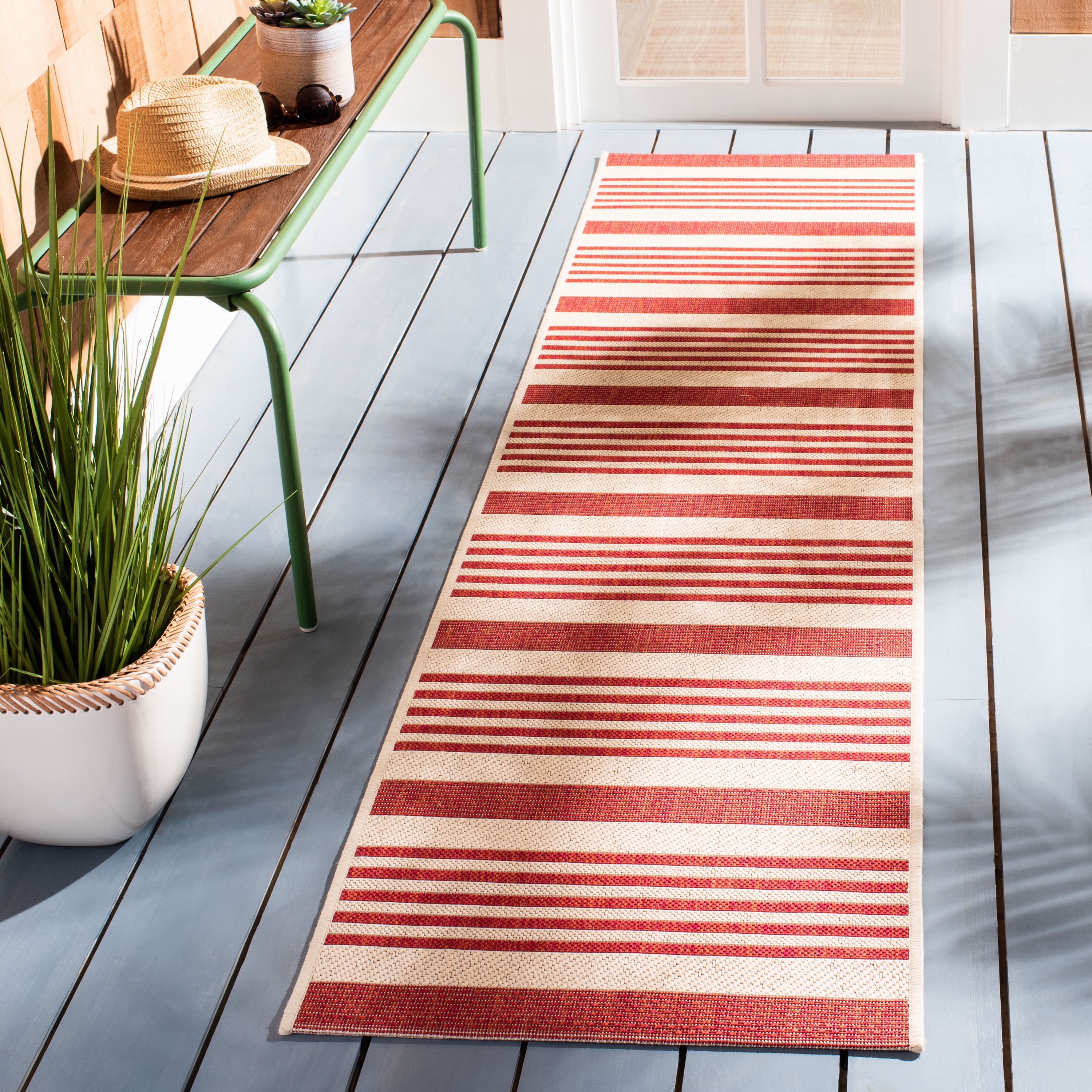 Safavieh BHS222Q-28 Beach House Cora 2 x 8 (ft) Loomed Polypropylene Beige/Red Rectangular Indoor/Outdoor Stripe Farmhouse/Cottage Runner rug