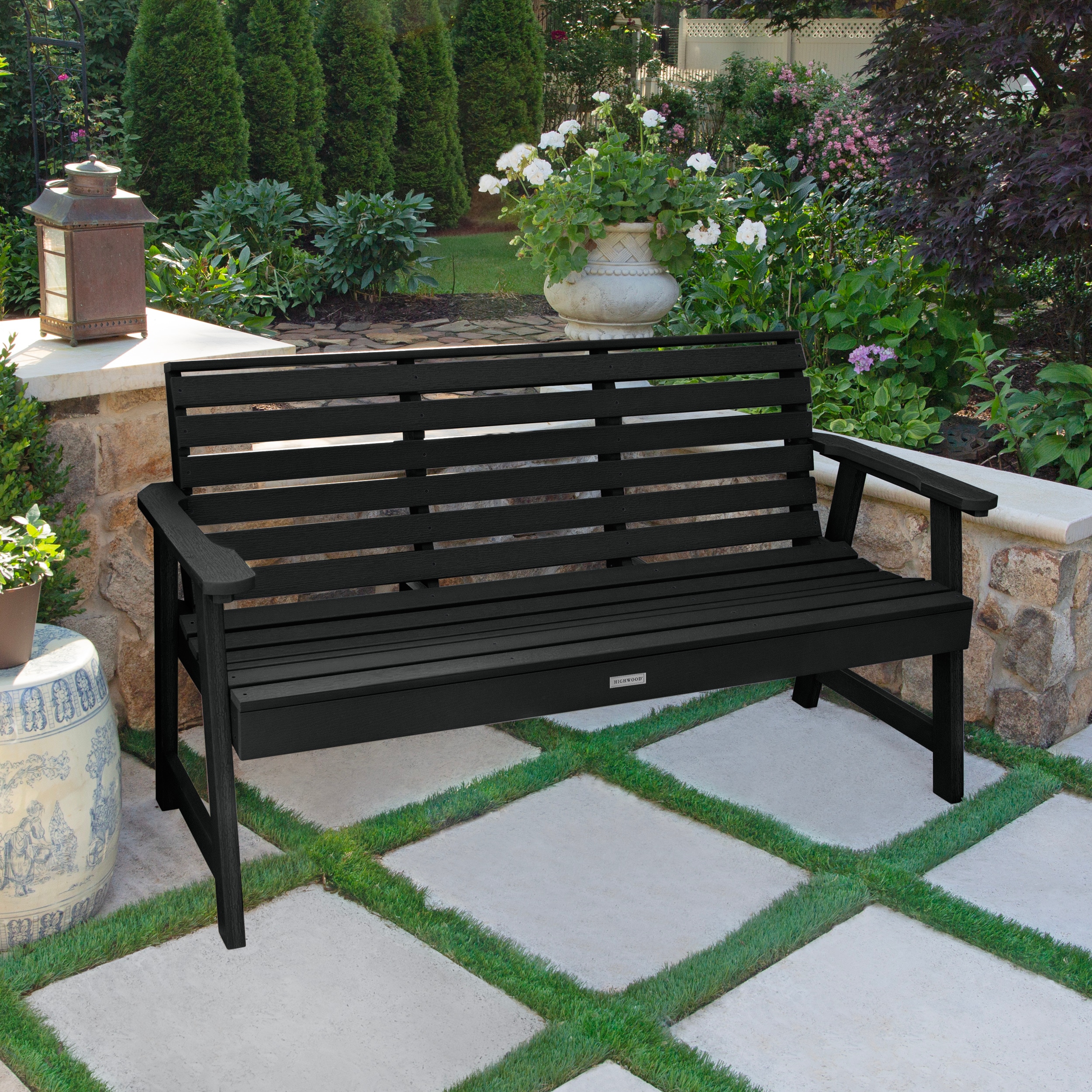 highwood The Weatherly 60.6-in W x 33.8-in H Black Plastic Garden