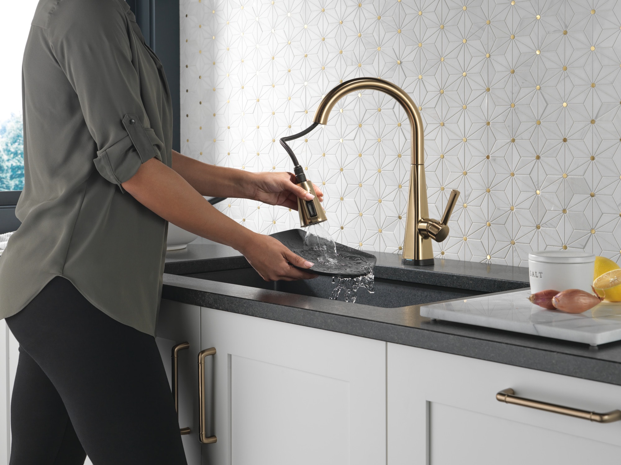 Delta Lenta Touch2O Champagne Bronze Double Handle Pull-down Touch-on  Kitchen Faucet with Sprayer (Deck Plate Included)