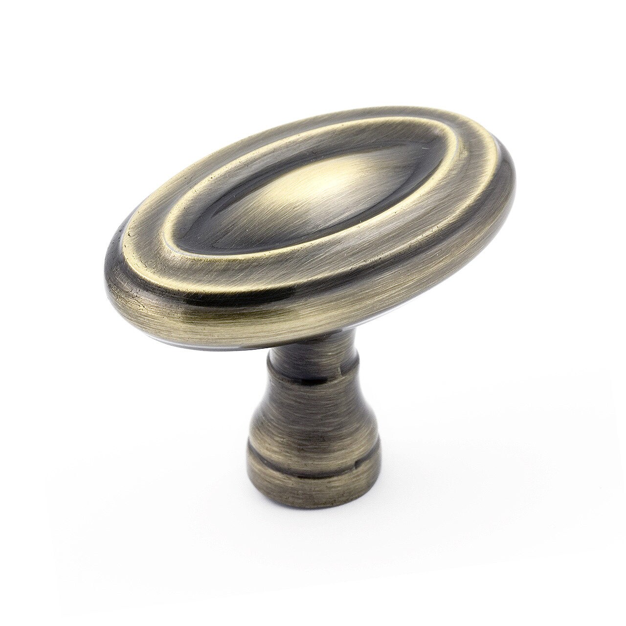 Richelieu BP74043AE Boucherville 1-11/16-in Antique English Oval Traditional Cabinet Knob
