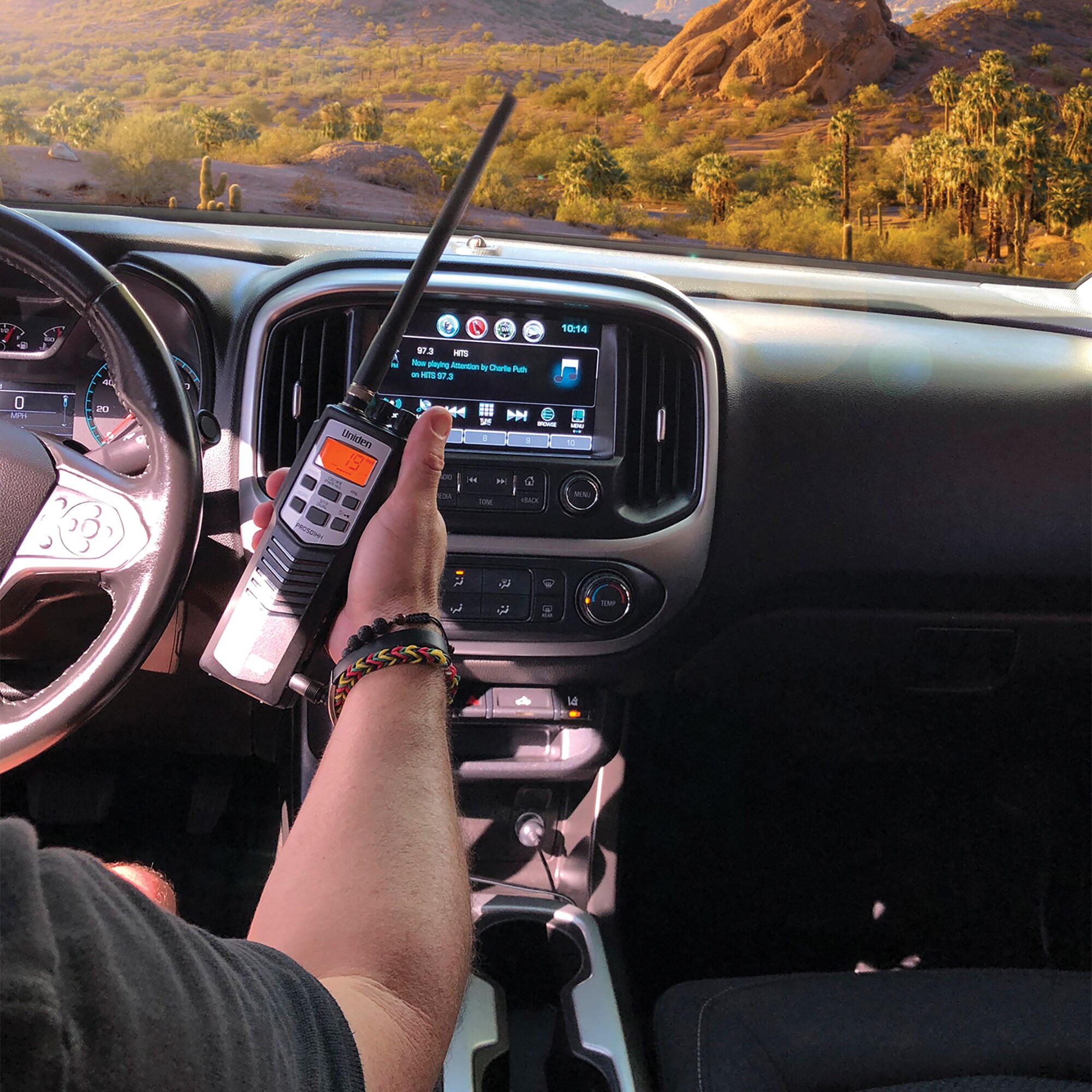 Uniden UNNPRO501HH Walkie-Talkies - View #2