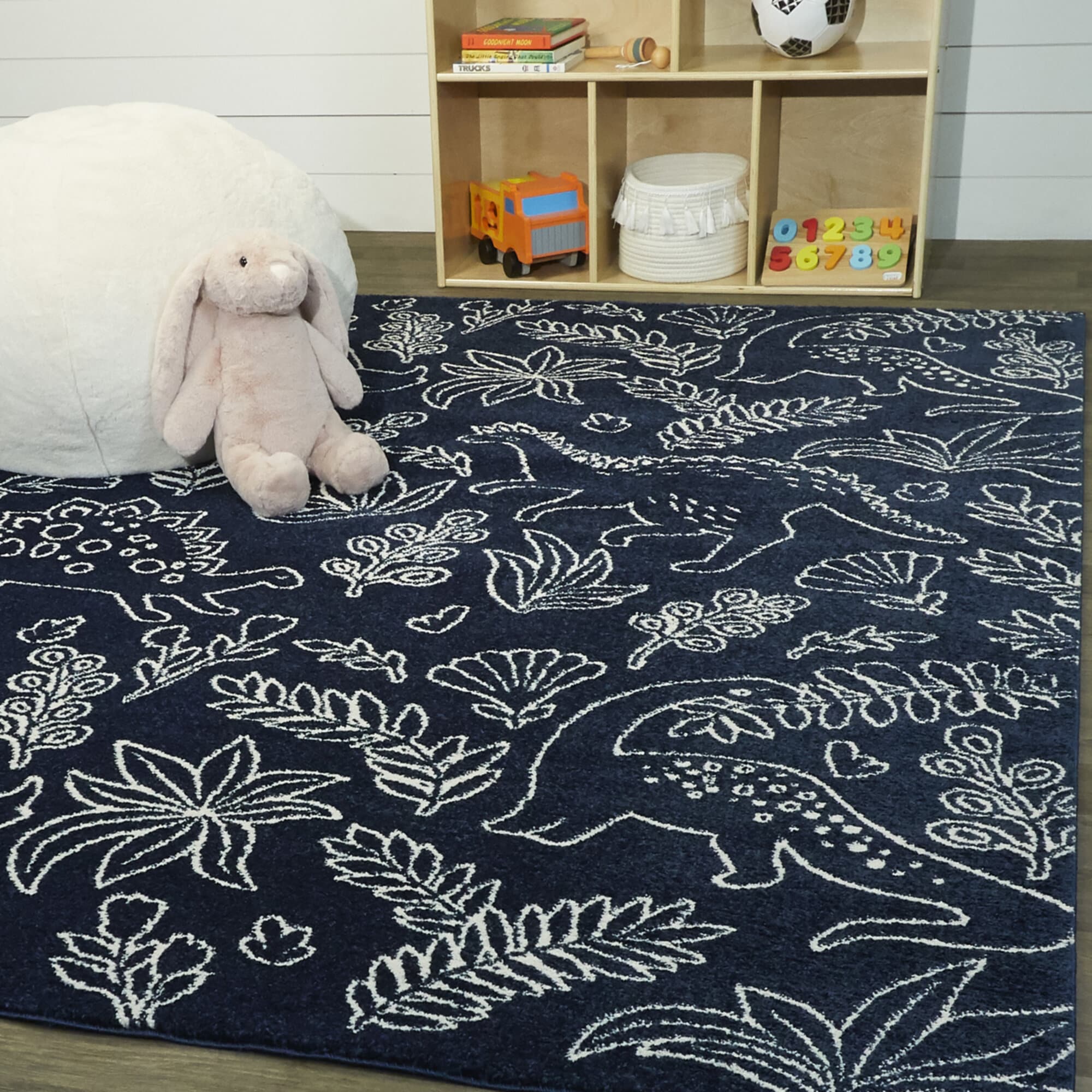 Balta 3098526 5 x 6 (ft) Polypropylene Navy Rectangular Indoor Global Area rug