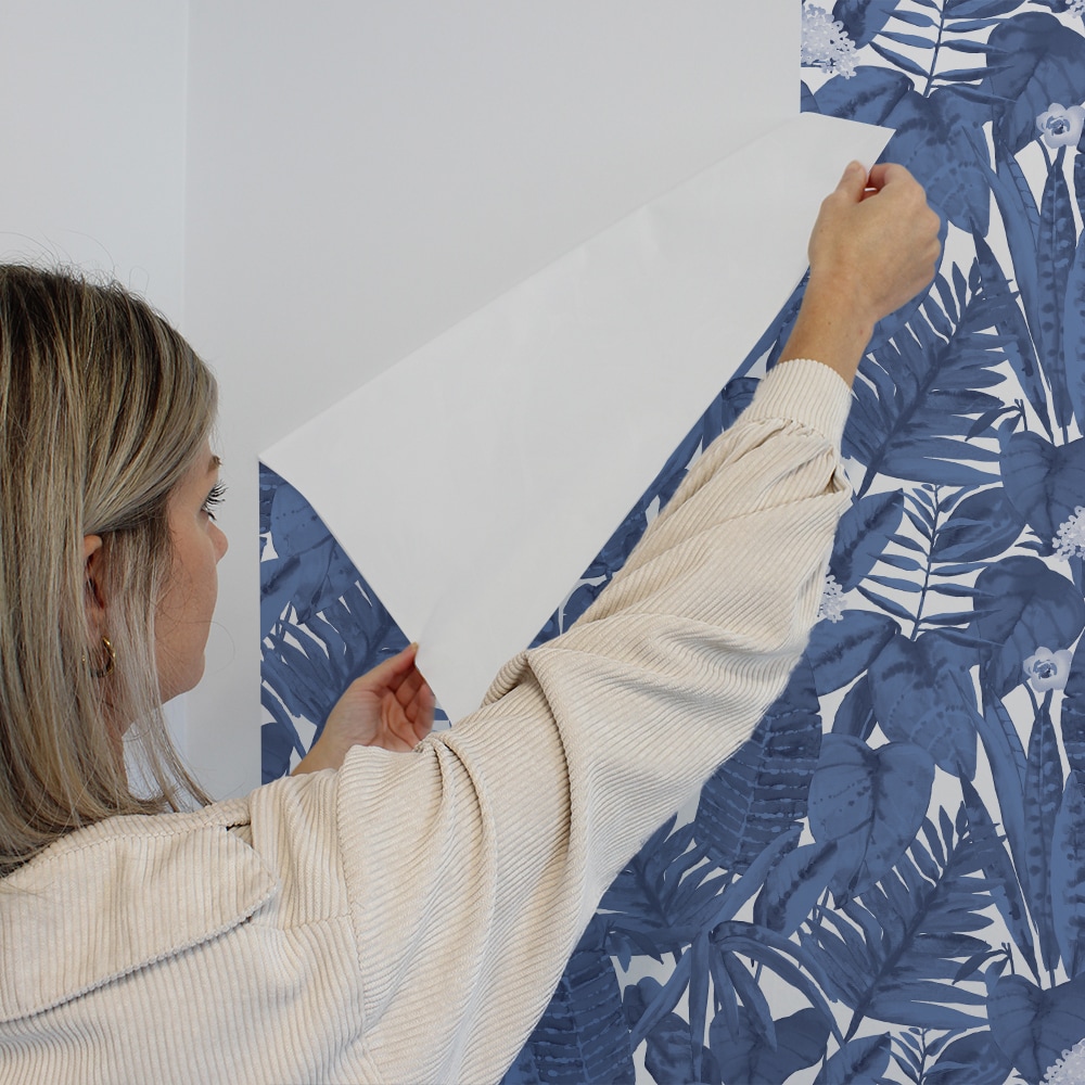 Tempaper 28-sq ft Blue Vinyl Floral Self-adhesive Peel and Stick ...