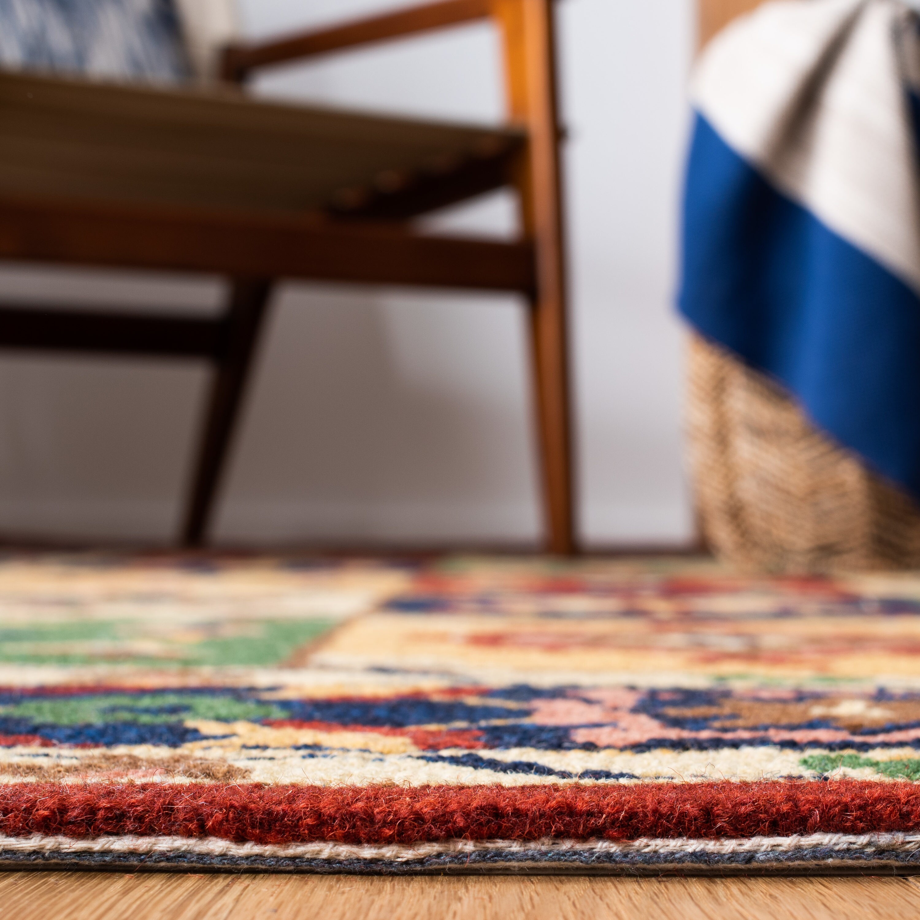 Safavieh HG356Y-6SQ rugs - View #7