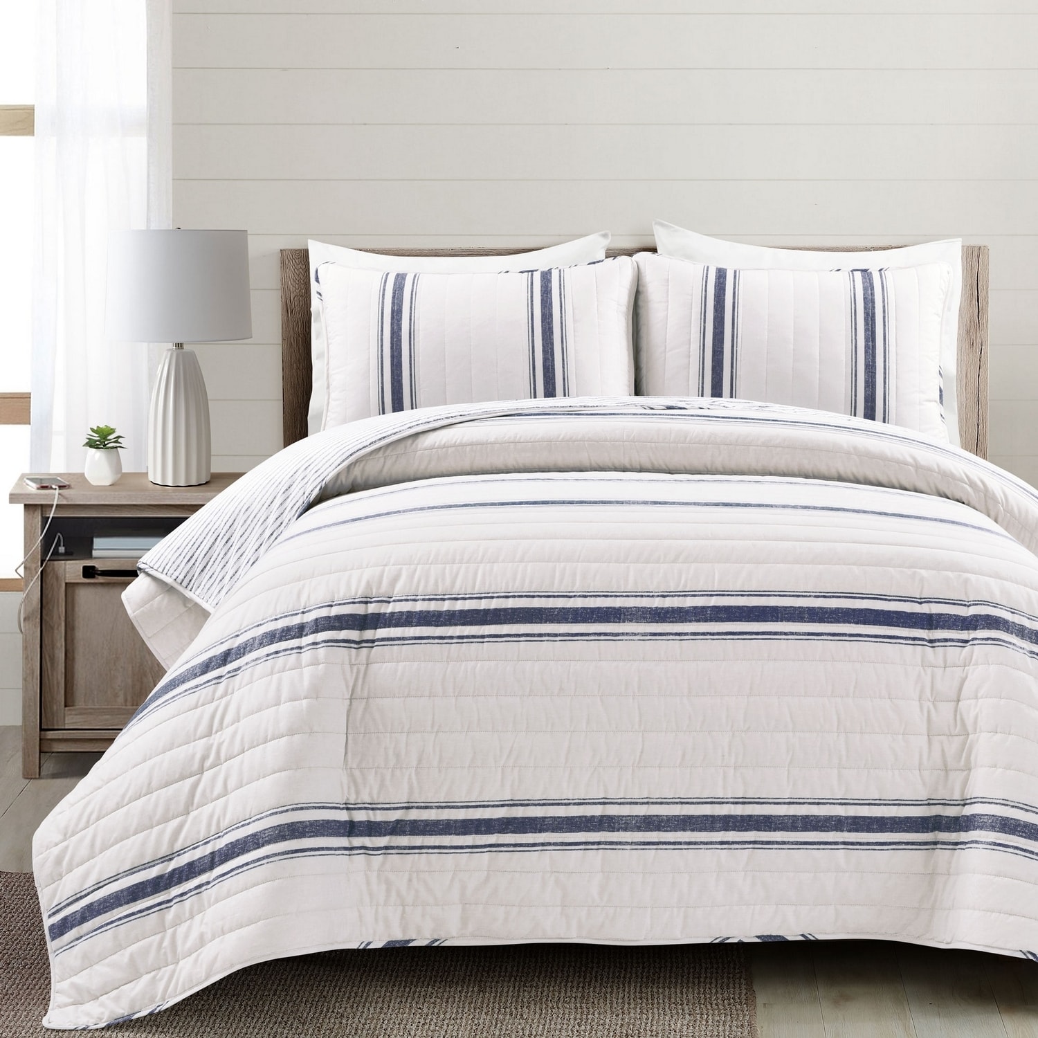 Navy and White Cotton King Reversible Quilt Set