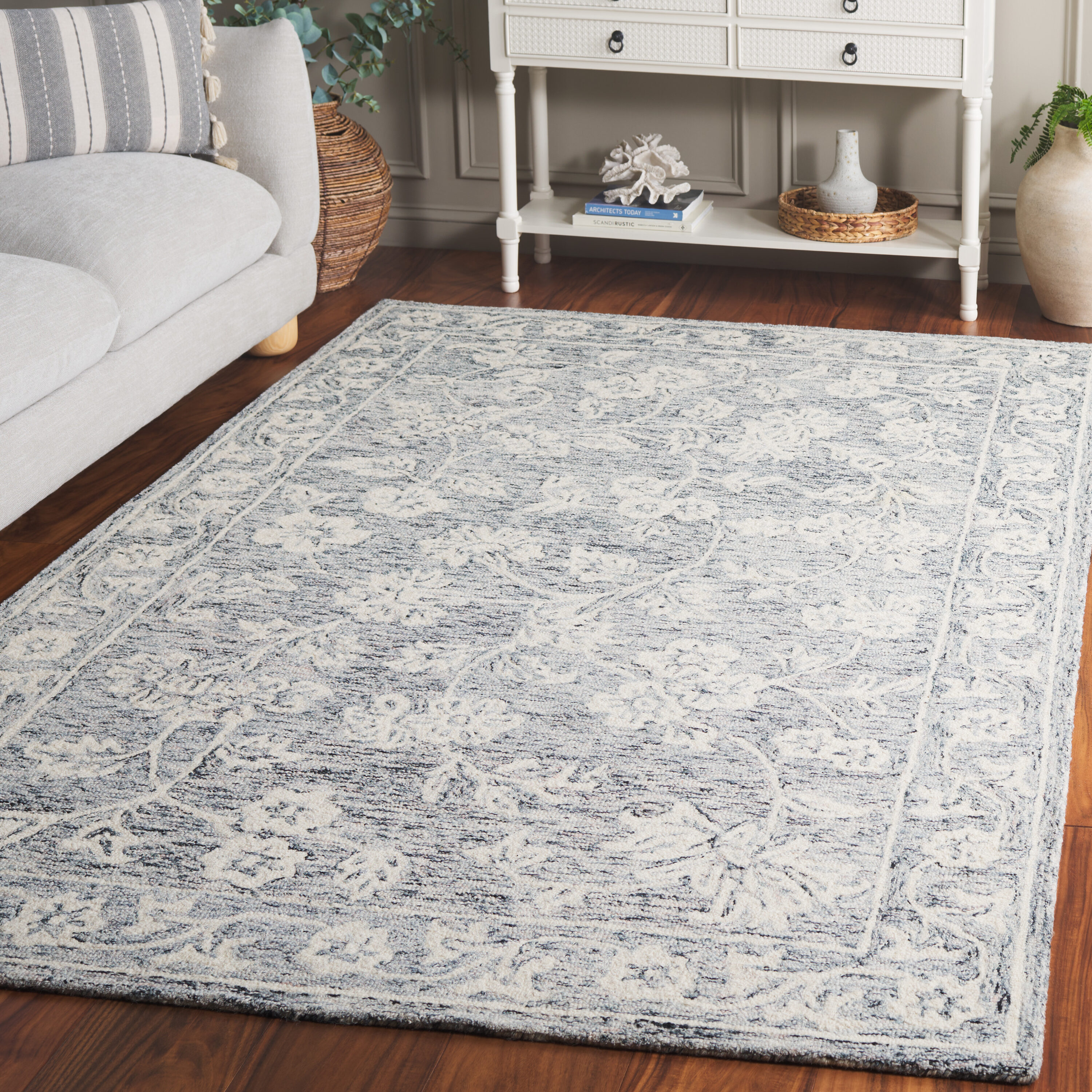  Capri 216 Blue/Ivory Traditional 5ft x 8ft Medium Rectangle Rug