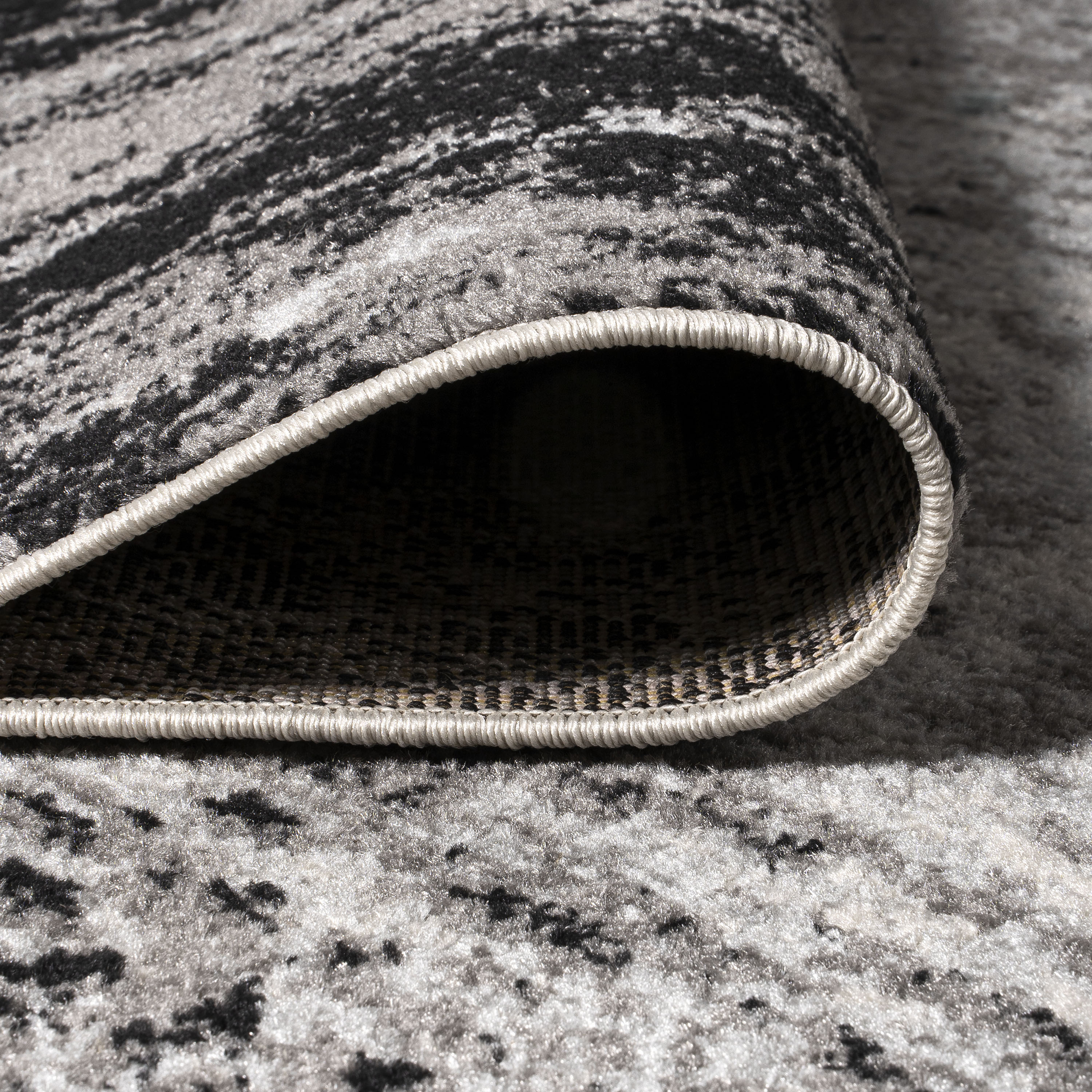 Storm Gray/Cream Abstract Synthetic 4' x 6' Easy Care Rug