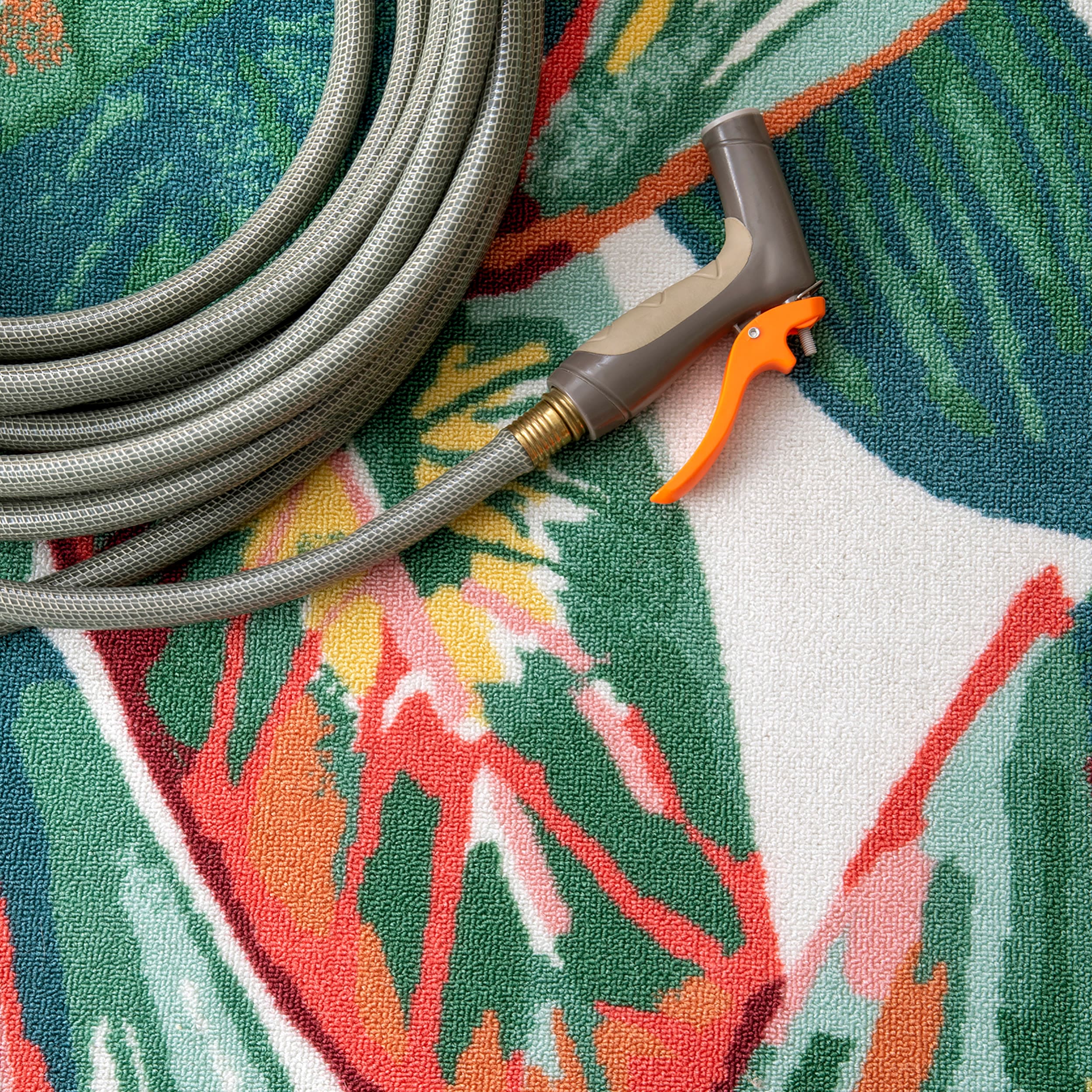 8' x 10' Red and Green Floral Synthetic Rectangular Rug