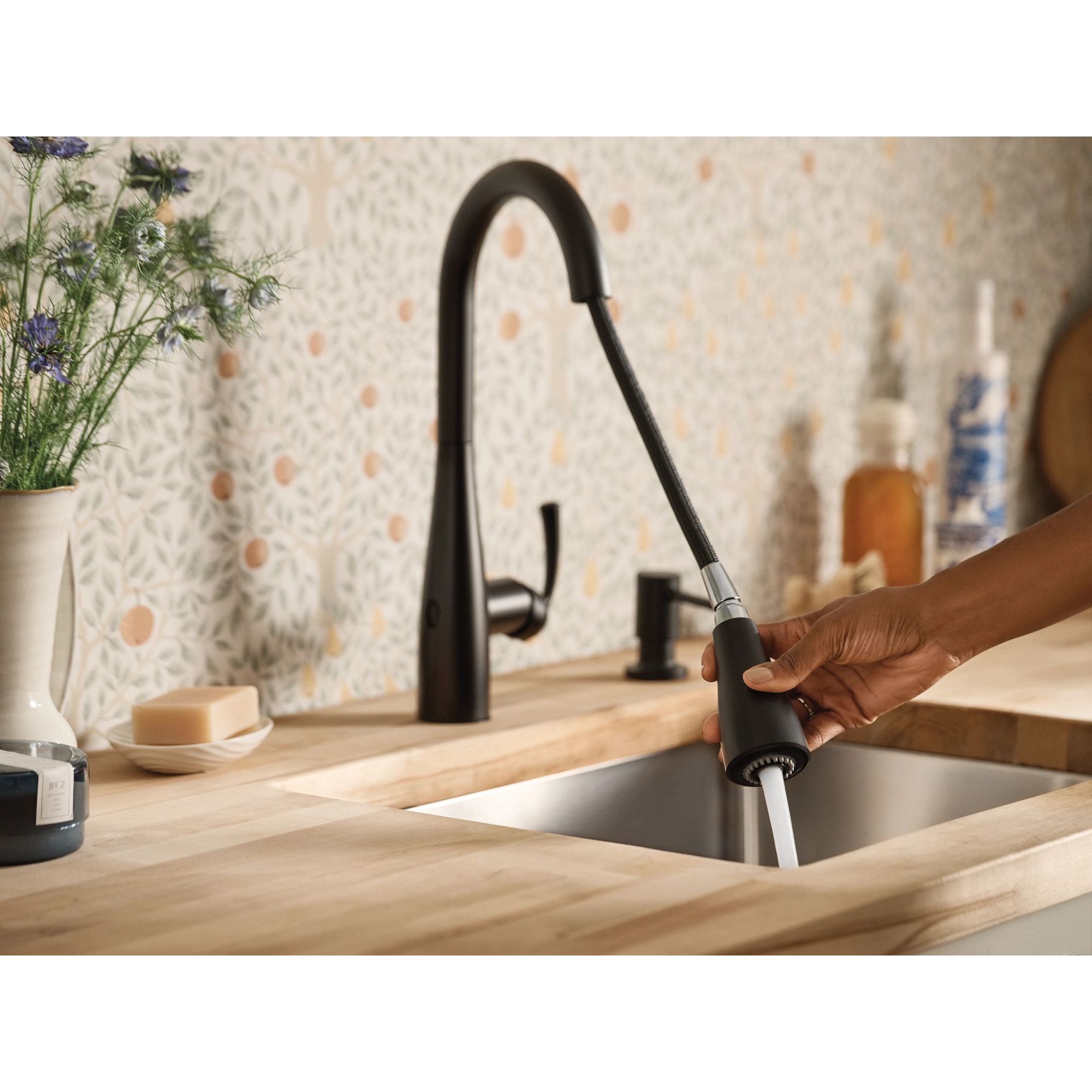 Matte Black Touchless Pull-Down Kitchen Faucet with Spray