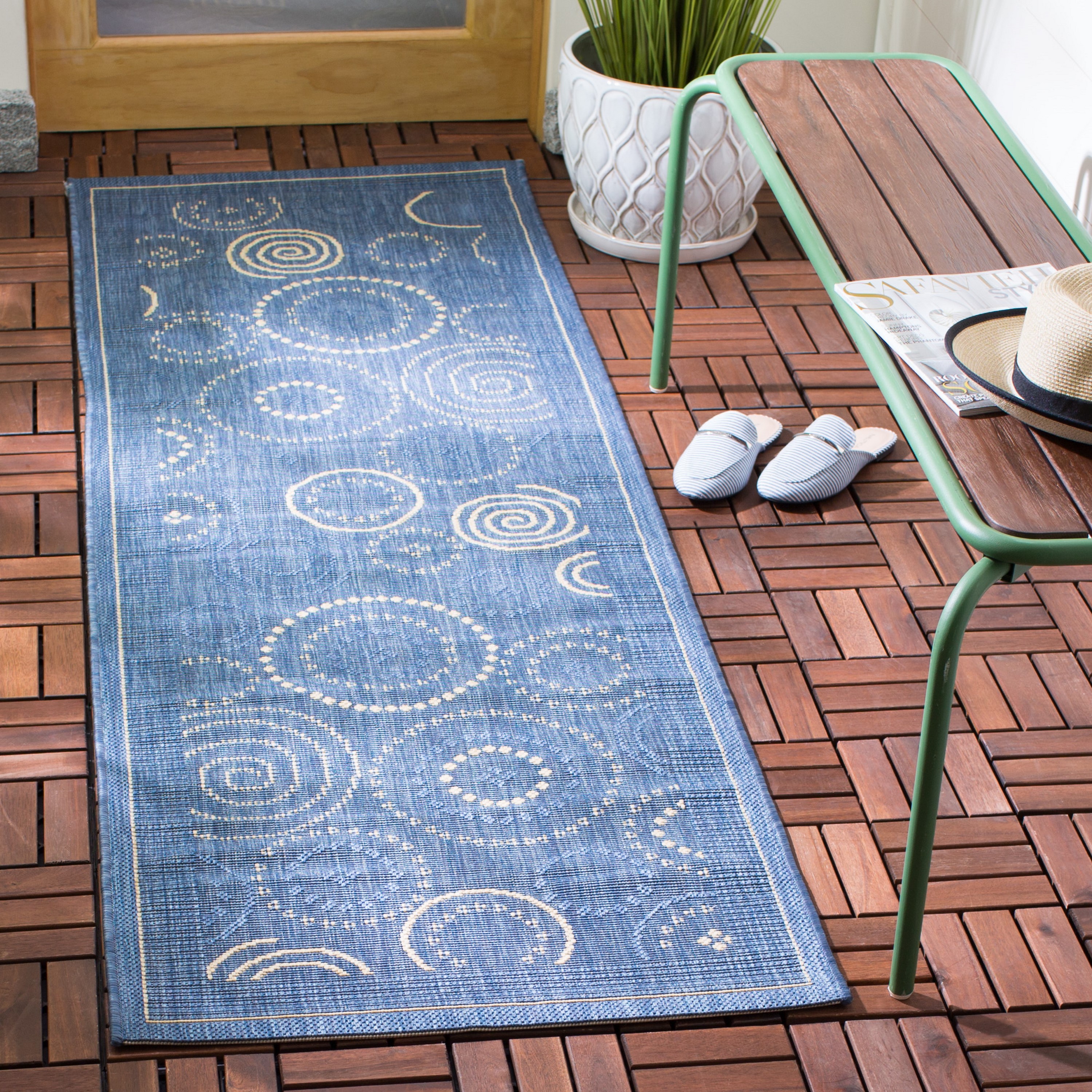 Safavieh CY1906-3103-210 Courtyard Circles 2 x 10 (ft) Loomed Polypropylene Blue/Natural Rectangular Indoor/Outdoor Abstract Runner rug