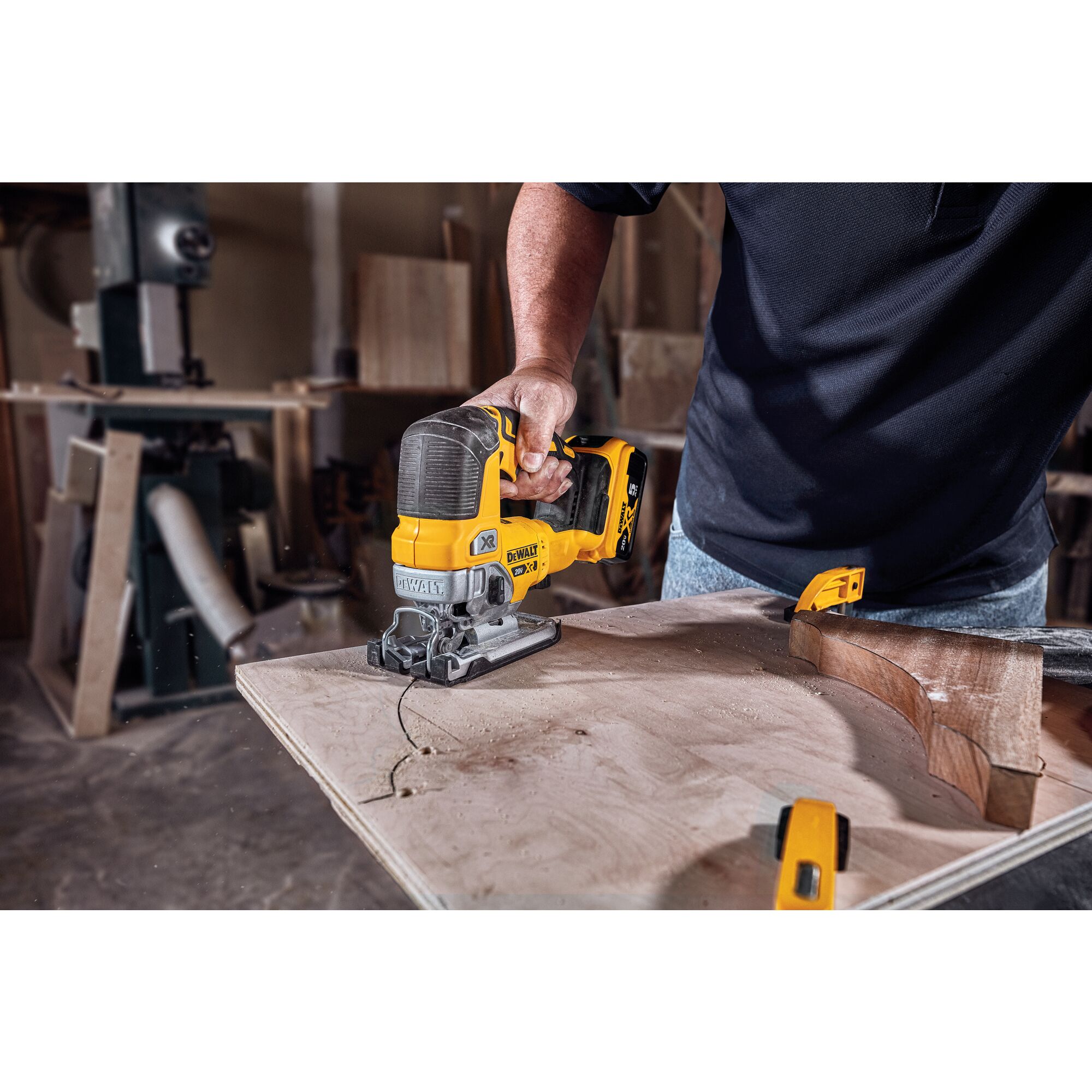 DEWALT XR 20-volt Max Brushless Variable Speed Keyless Cordless Jigsaw (Bare  Tool) in the Jigsaws department at