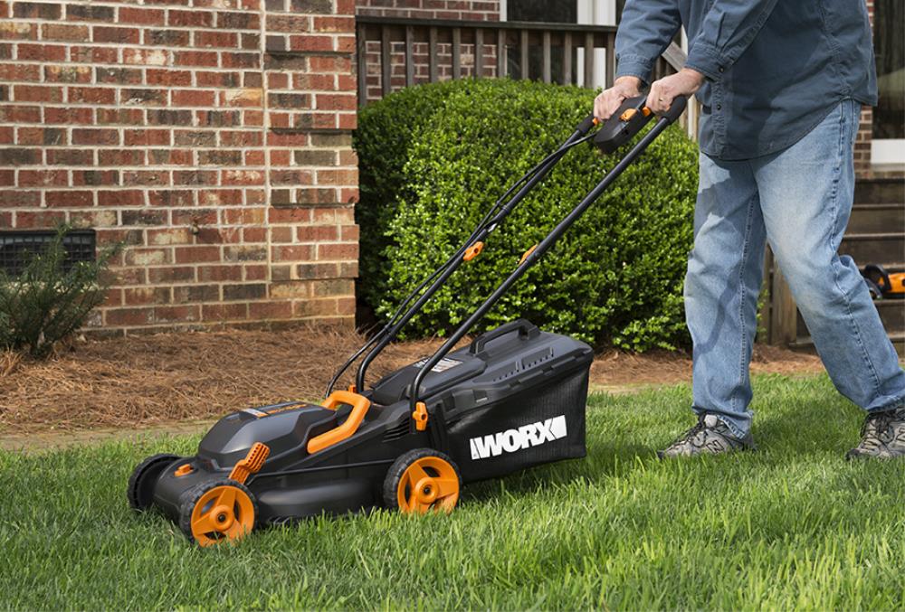 WORX 40 volt 14 in Cordless Push Lawn Mower 4 Ah 2 Batteries and