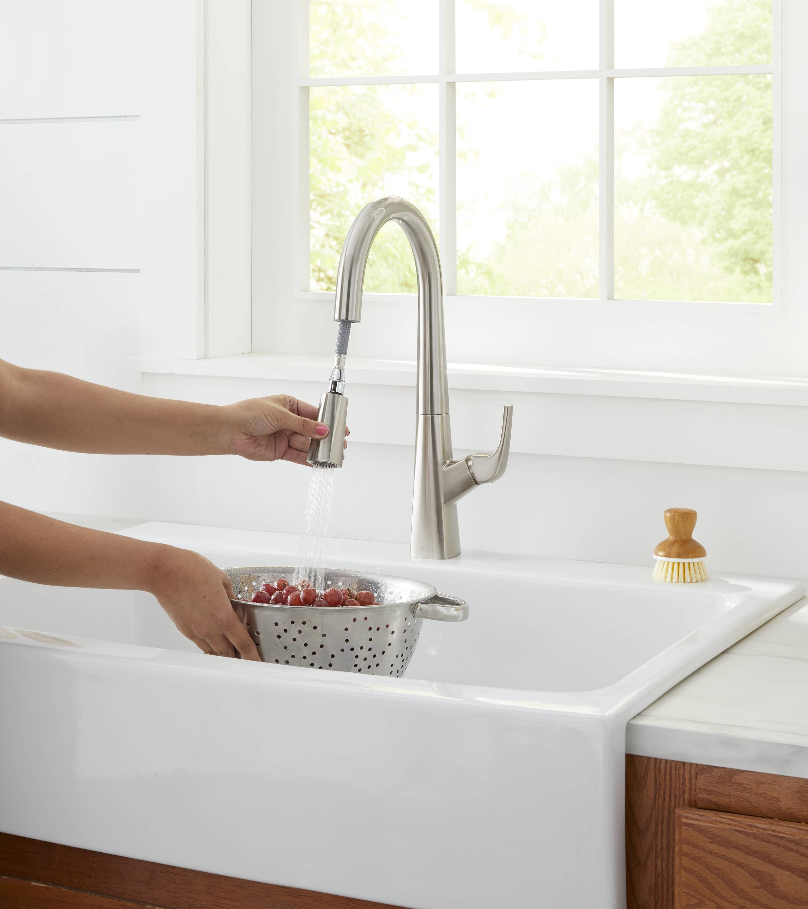 Gerber Stainless Steel Single Handle Pull Down Kitchen Faucet With   62610625 