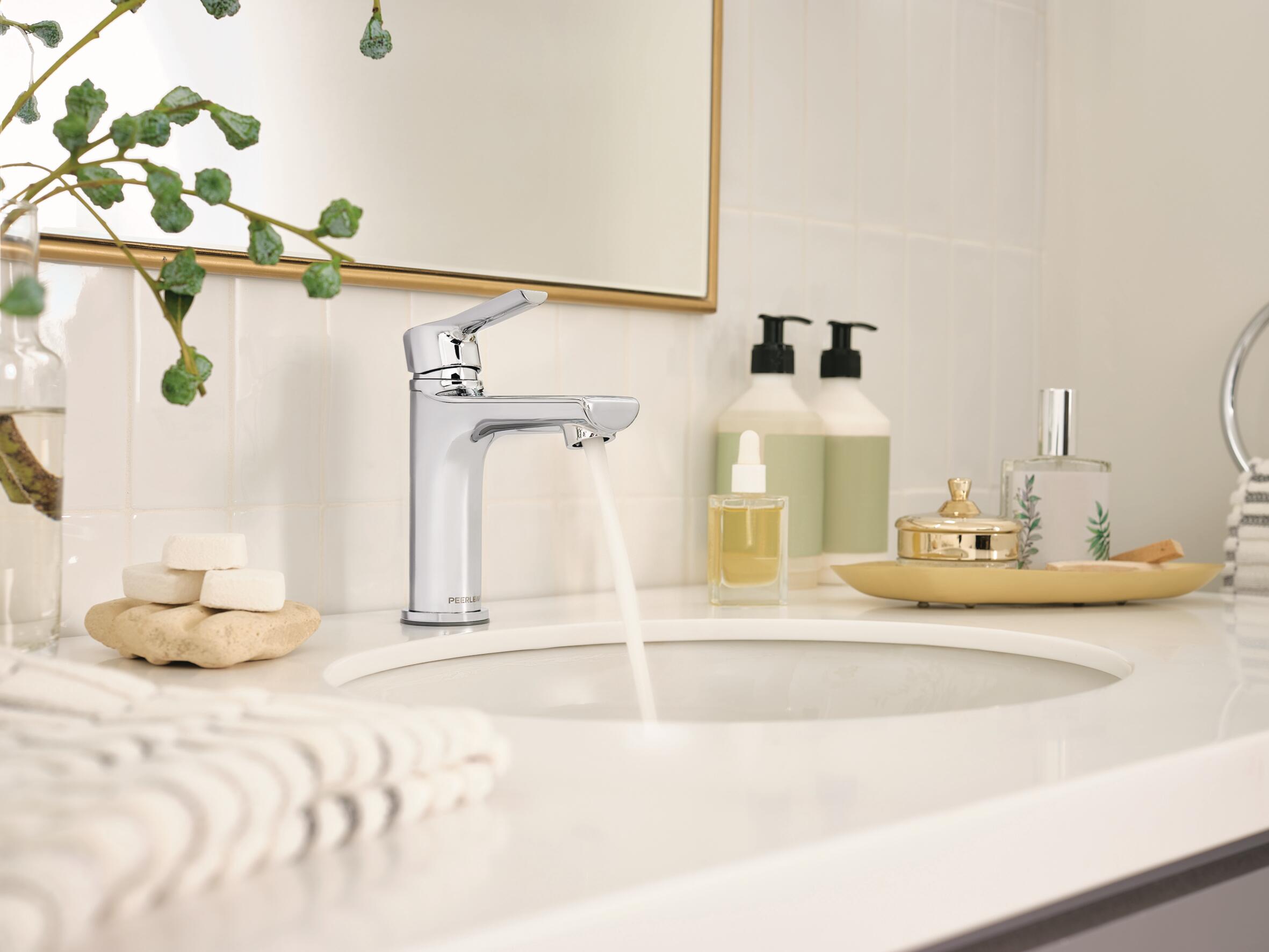 Peerless P1513LF Lavatory-Faucets - View #2