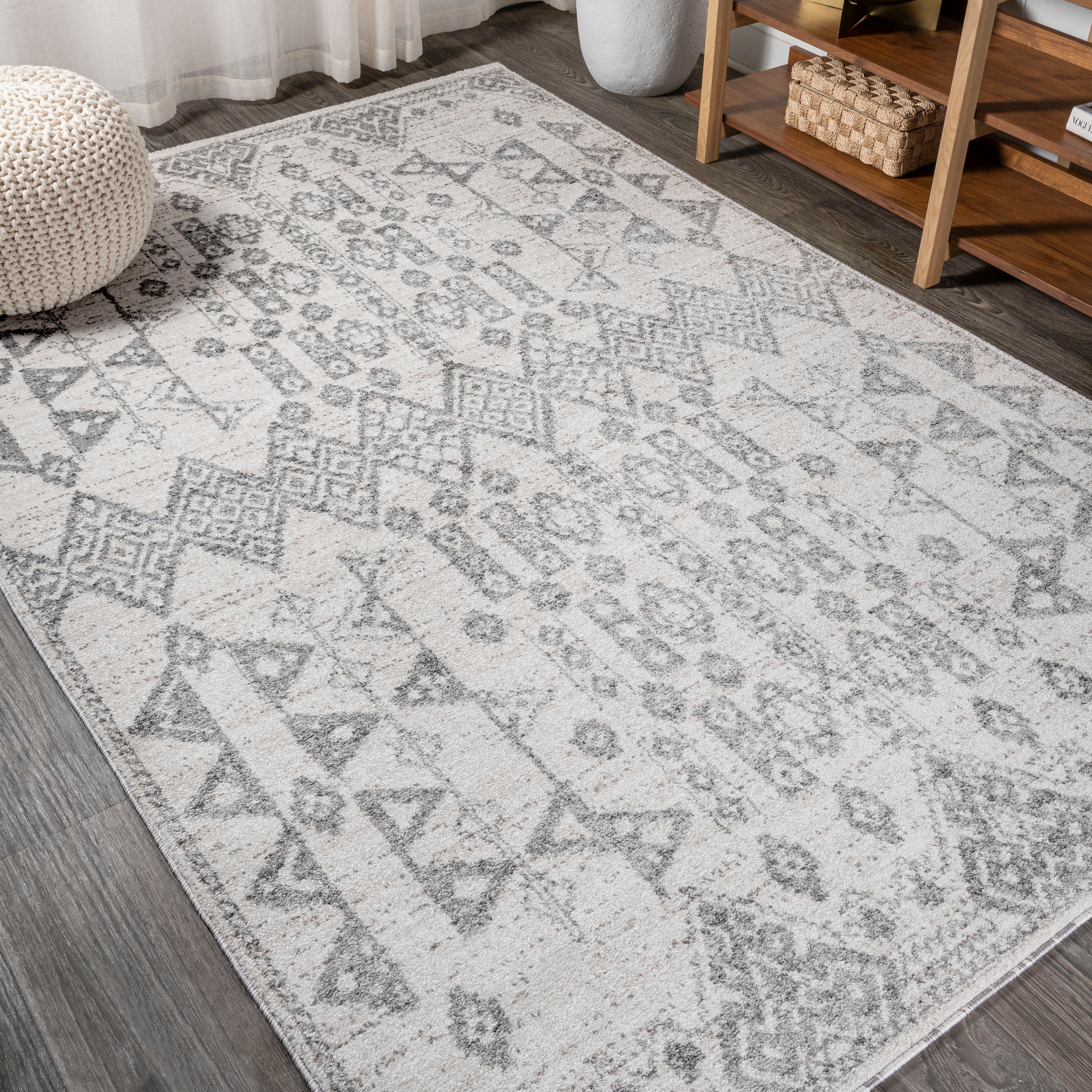 Idris Tribal Diamond 5x8 Geometric Gray Synthetic Area Rug
