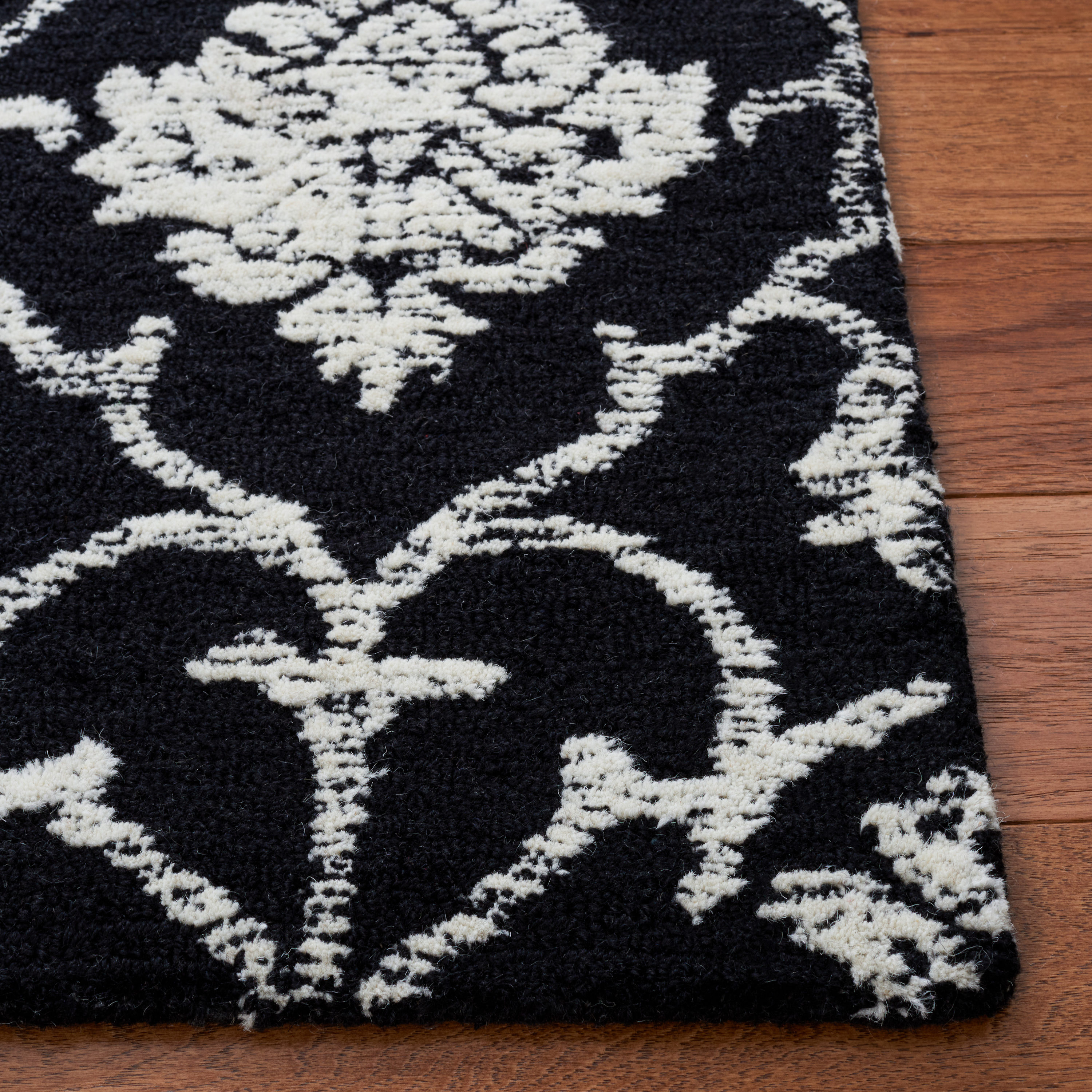 Safavieh MET996Z-6SQ rugs - View #3