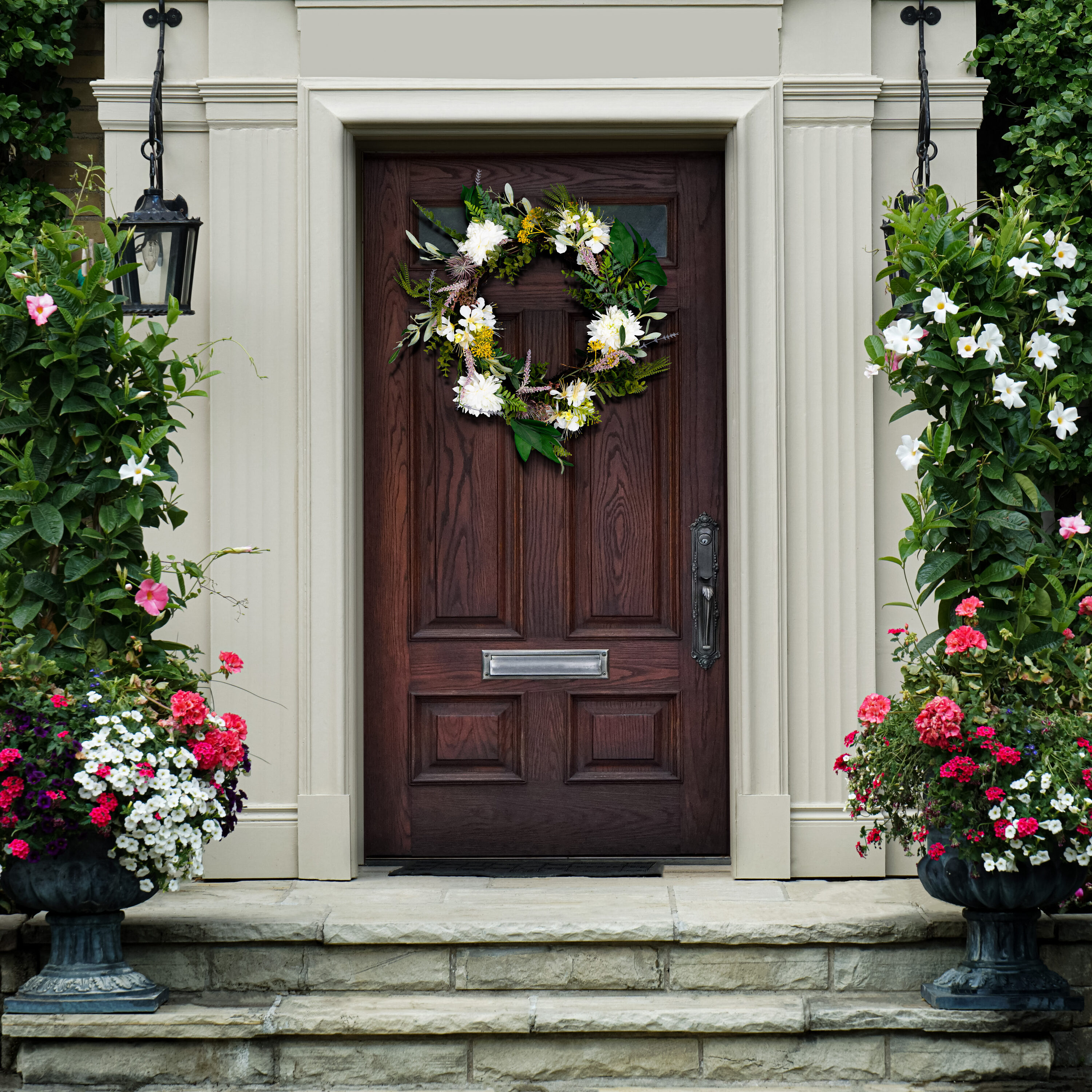 Safavieh - Indoor/Outdoor Multi Artificial Christmas Wreath