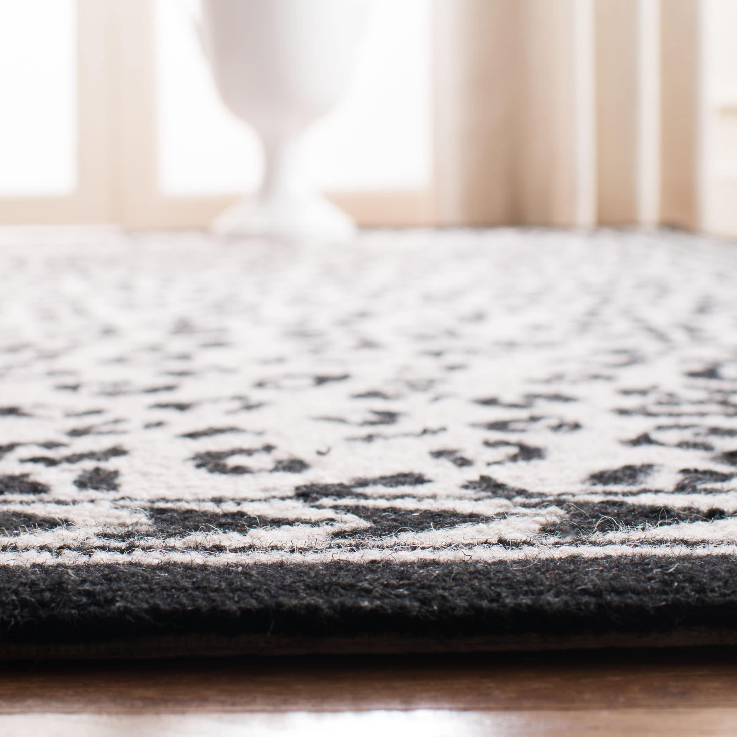 Safavieh HK15C-5OV rugs - View #5