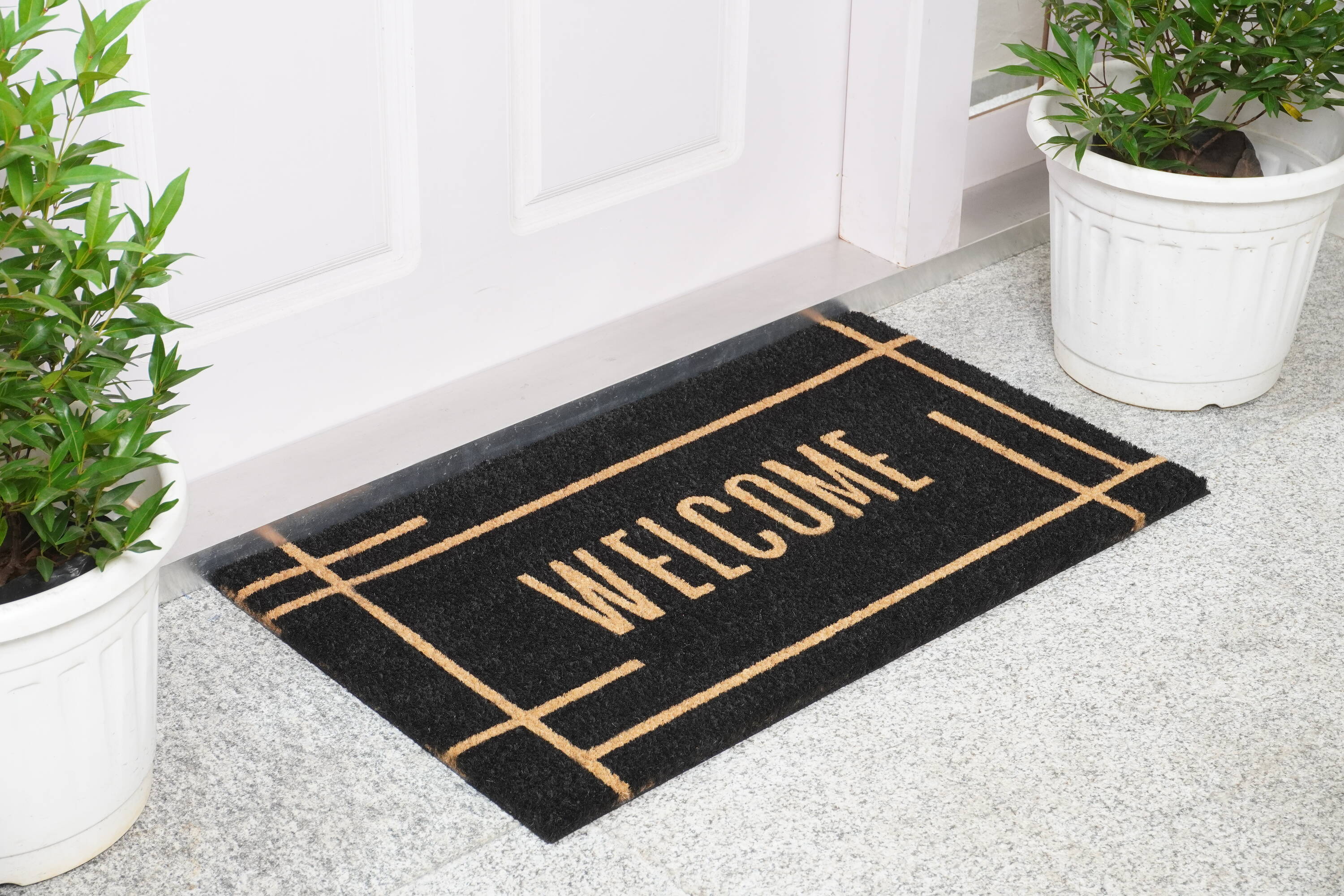 Modern Black Coconut Husk Outdoor Doormat 17" x 29"