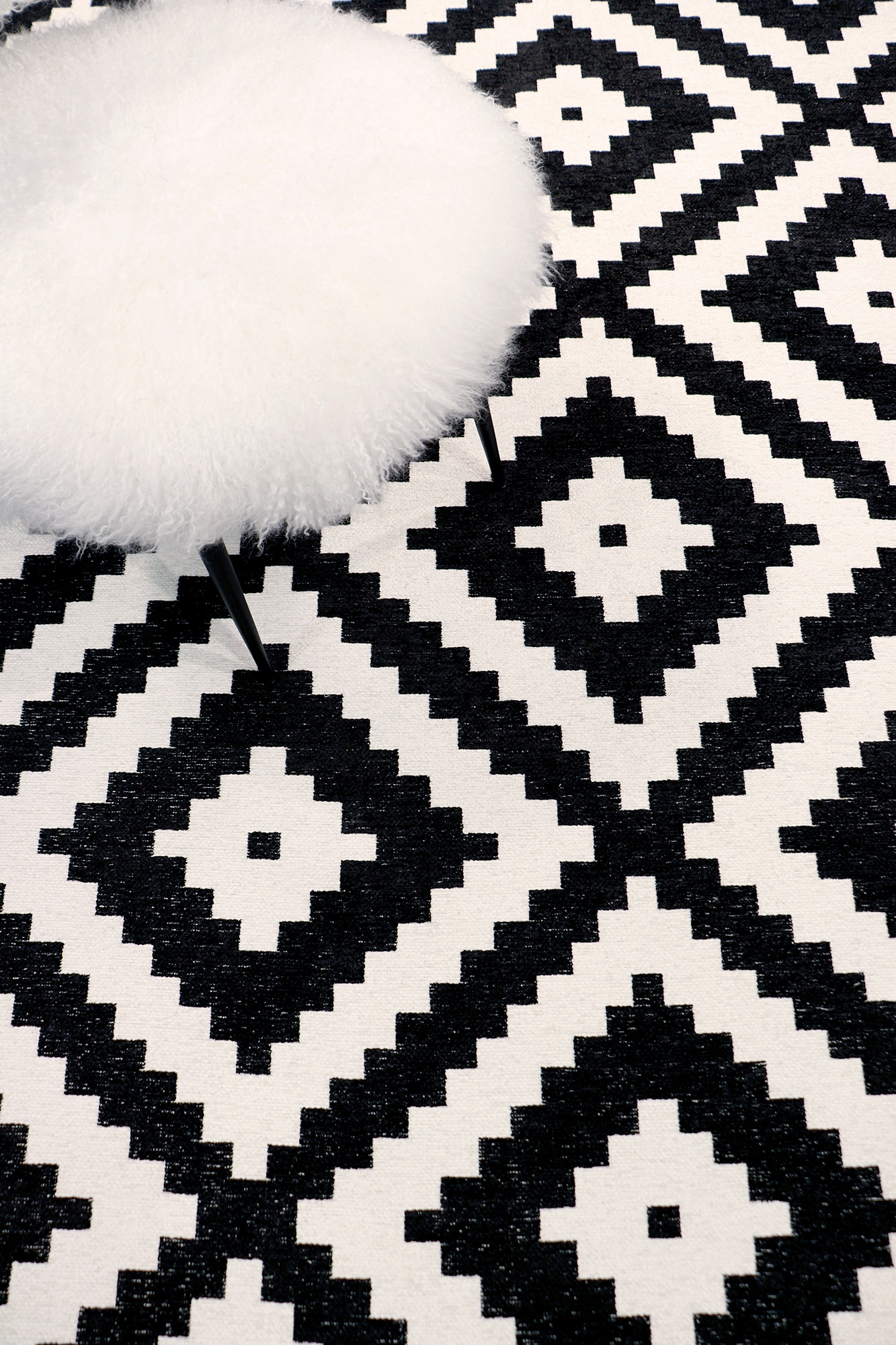 Handmade Reversible Geometric Black Chenille Rug 59" x 31"