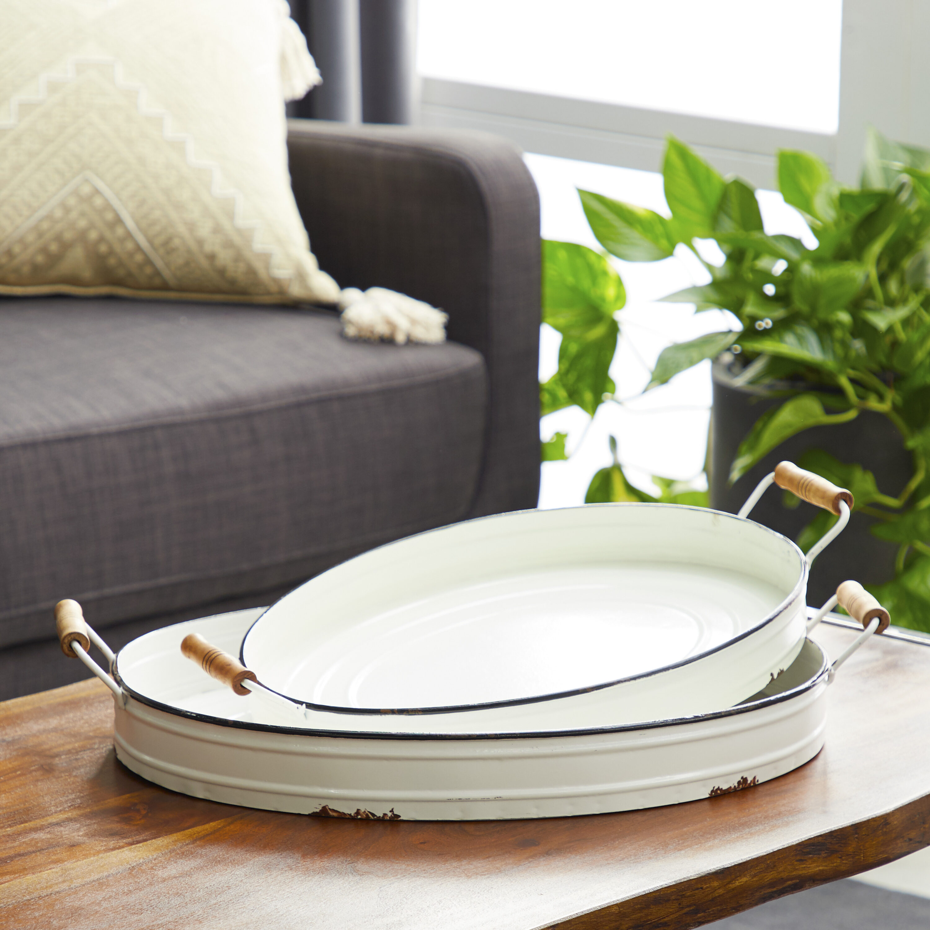Farmhouse White Metal Tray Set with Wooden Handles, 2-Piece