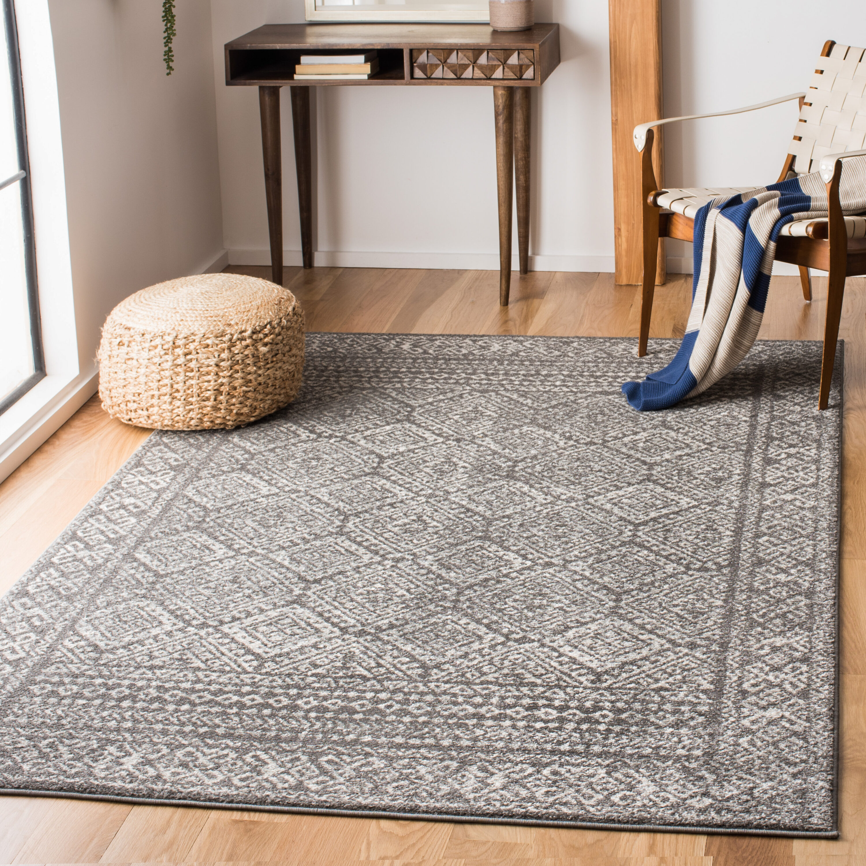 Safavieh TUL264F-9SQ Tulum Virden 9 x 9 (ft) Loomed Polypropylene Dark Gray/Ivory Square Indoor Geometric Bohemian/Eclectic Area rug