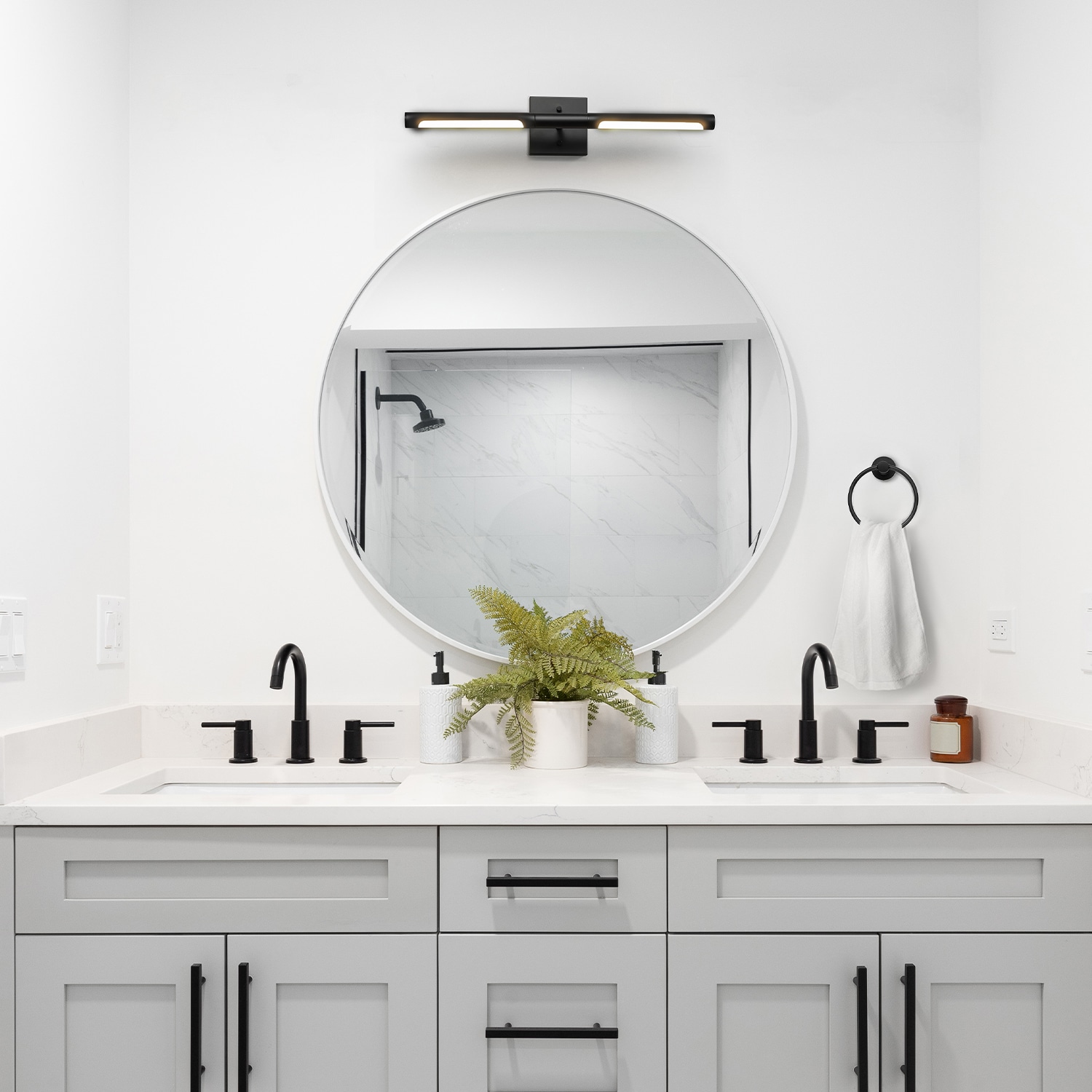 Globe Electric 91009794 Matte Black Metal Bath accessory set