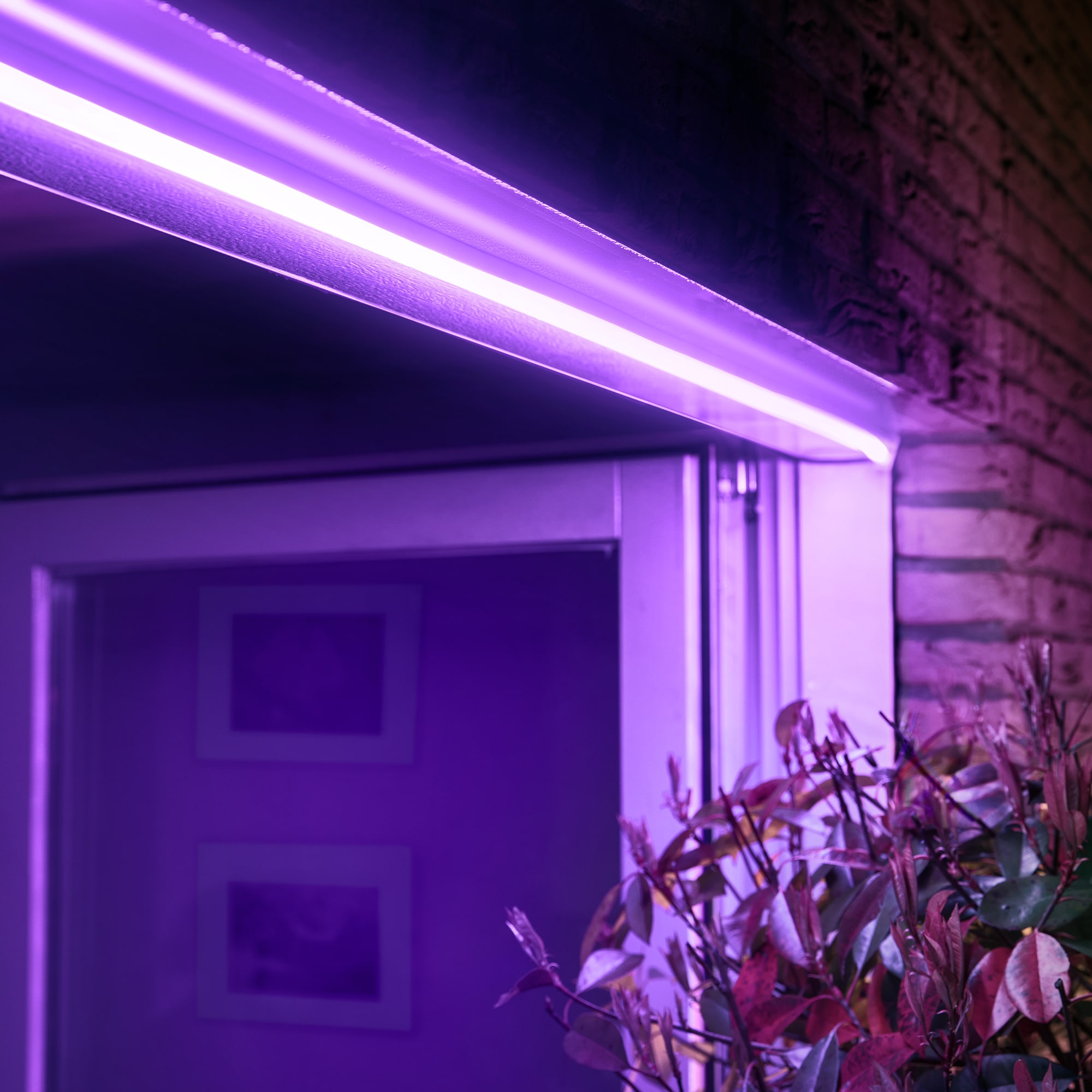 Philips Hue Outdoor (5m) 196-in Plug-in Under Cabinet Strip in the Under Cabinet Lights department Lowes.com