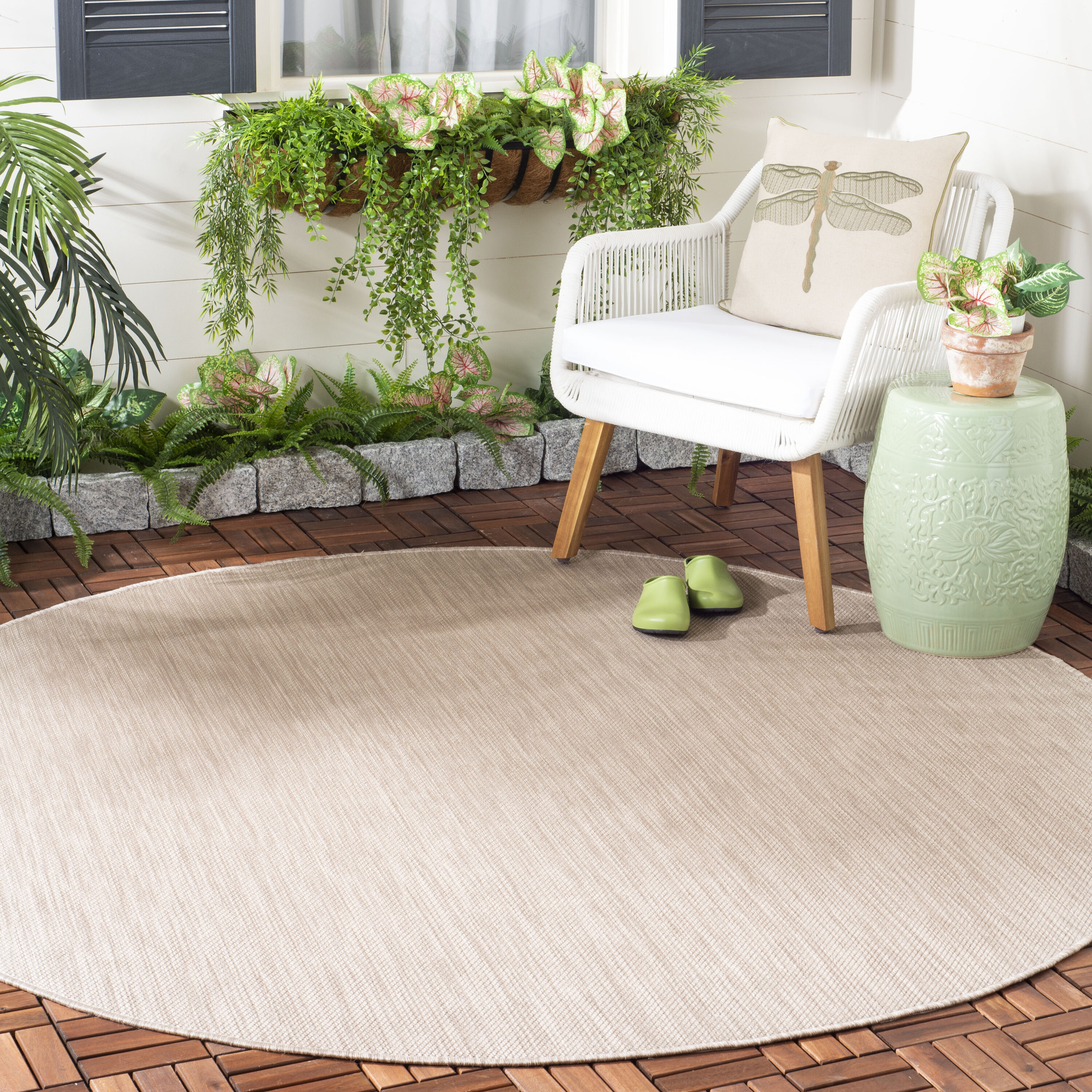 Safavieh BHS218B-5R Beach House Adina 5 x 5 (ft) Loomed Polypropylene Beige Round Indoor/Outdoor Solid Farmhouse/Cottage Area rug