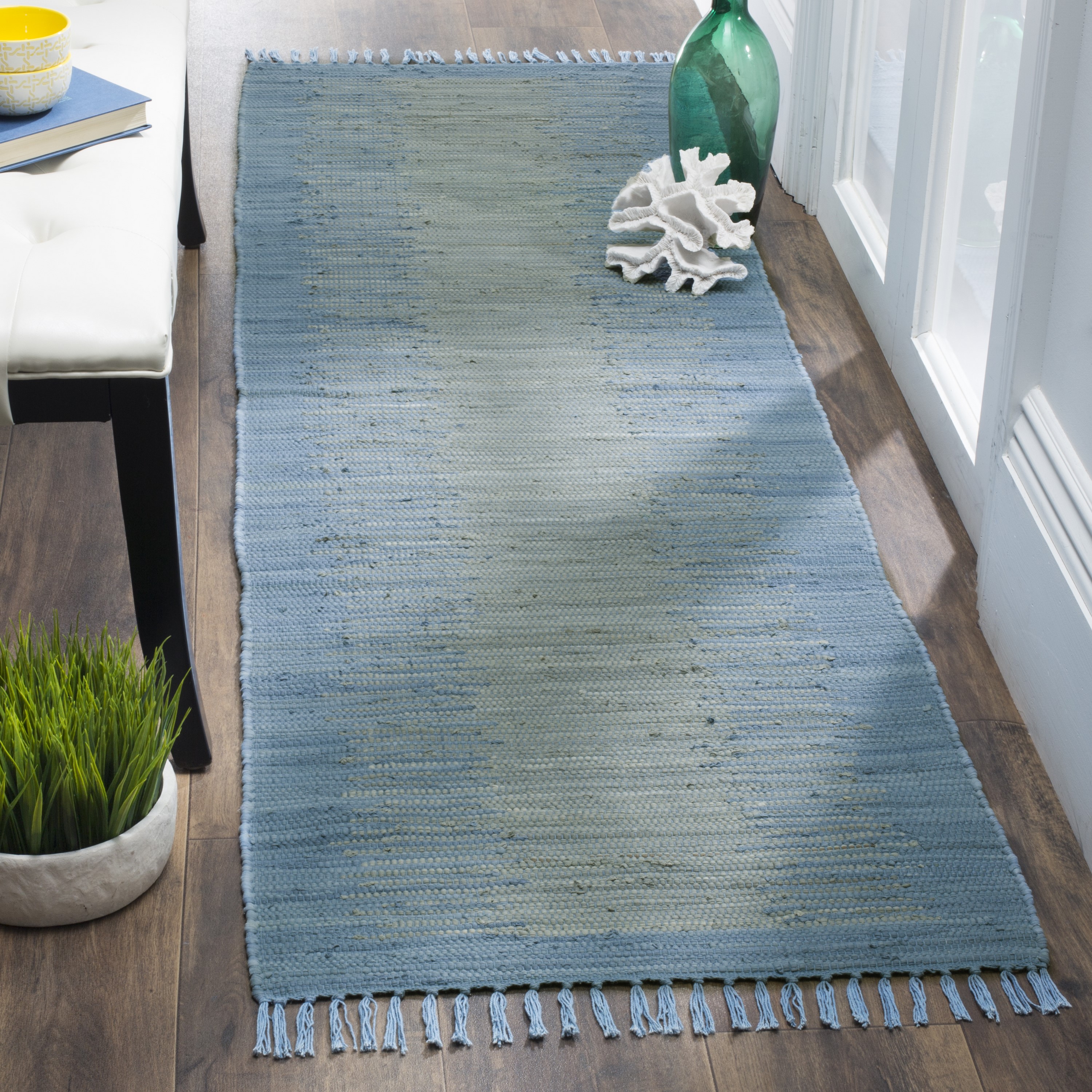 Safavieh MTK718B-27 Montauk Salina 2 x 7 (ft) Cotton Light Blue Rectangular Indoor Abstract Coastal Runner rug