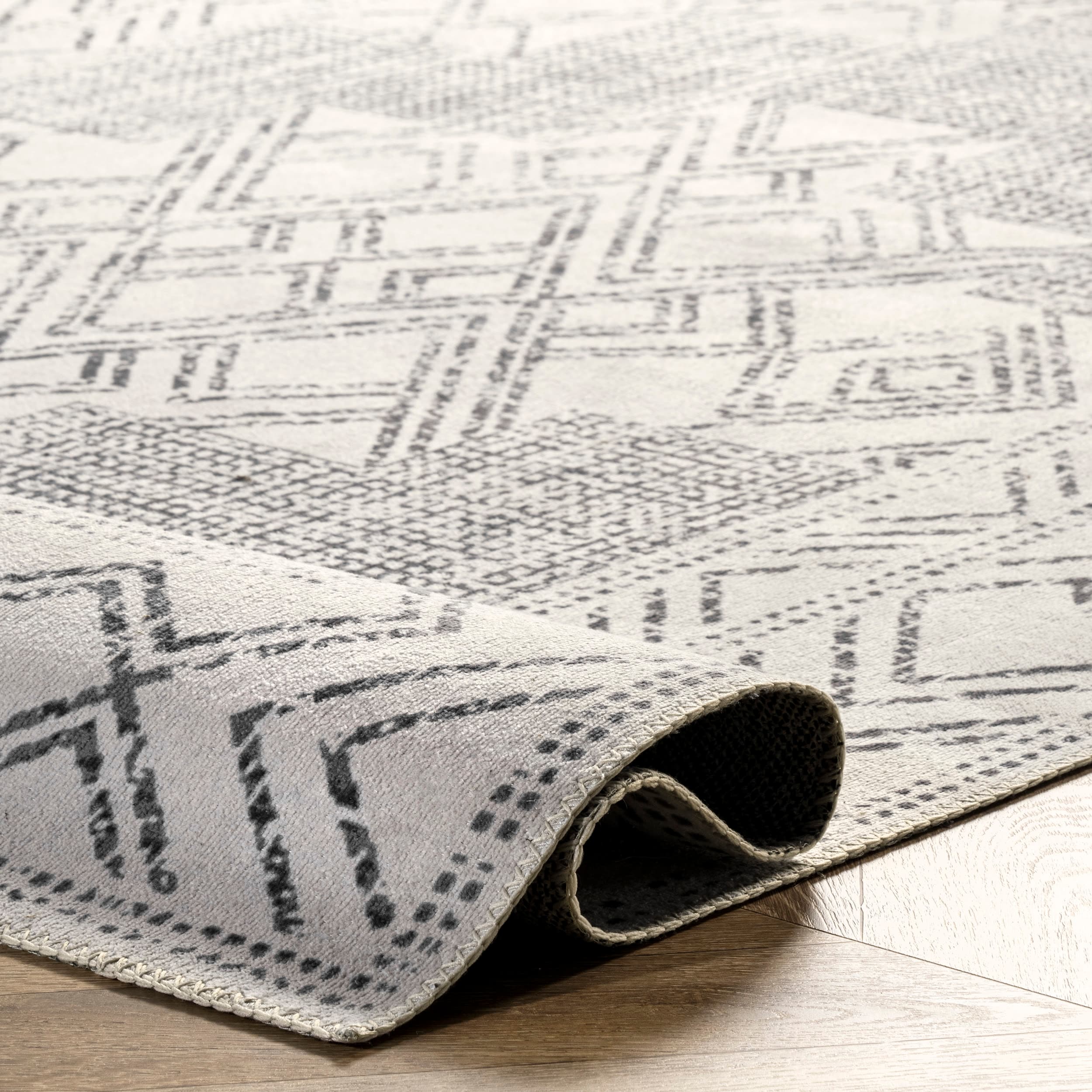 Gray and Ivory Synthetic Medallion 8' x 10' Washable Area Rug