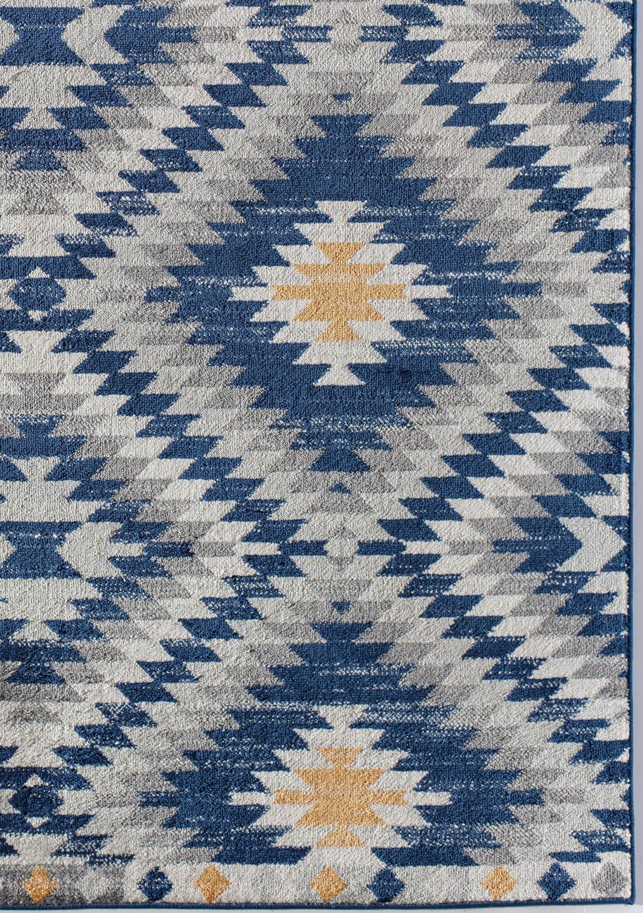 Soleil Reversible Blue Synthetic 5' x 7' Stain-Resistant Area Rug