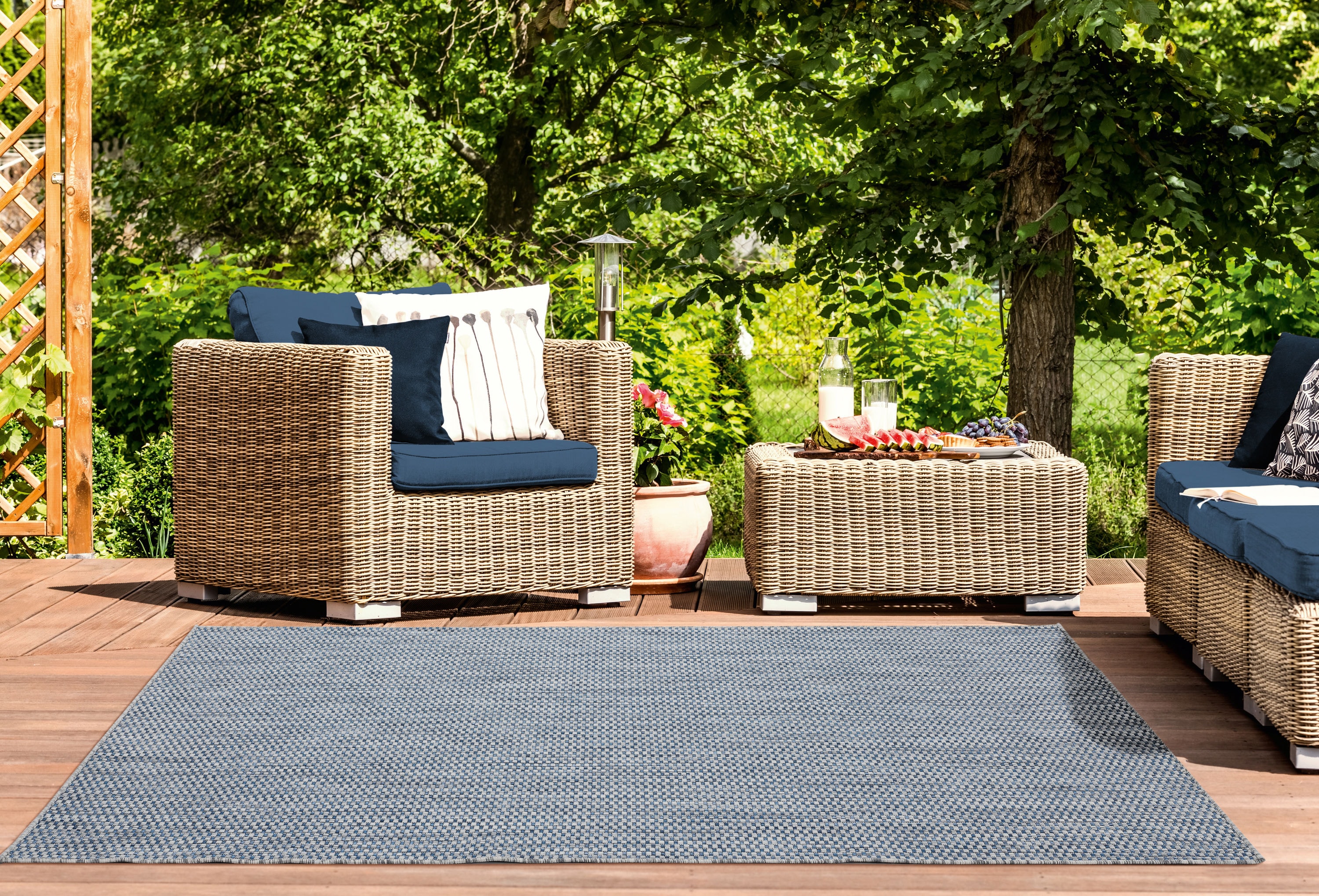 United Weavers Of America 3900 10560 69 Augusta 5 x 8 (ft) Polypropylene Blue Rectangular Indoor Geometric Area rug