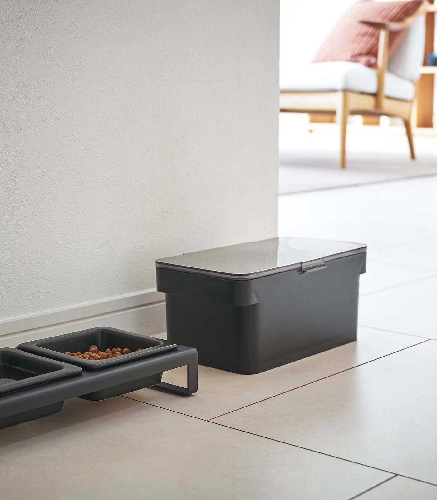 Yamazaki - Airtight Pet Food Container - Two Sizes
