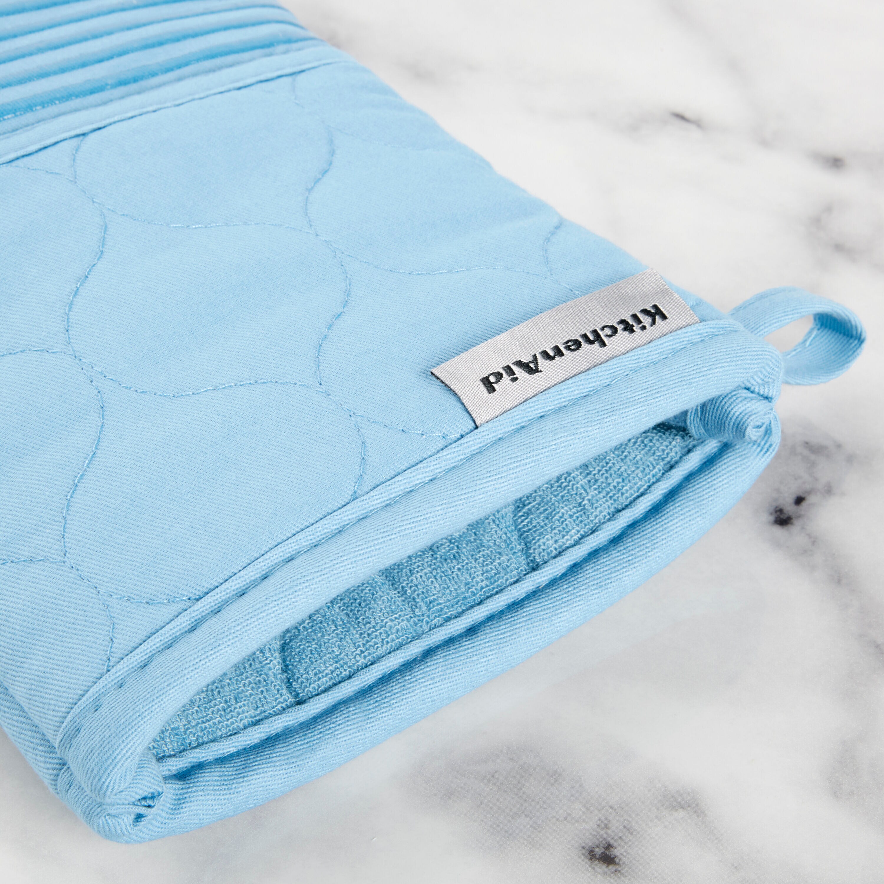 KitchenAid Blue Velvet Kitchen Textiles Set - 4 Piece Cotton Oven Mitt, Pot  Holder, and 2 Kitchen Towels - Heat Resistant and Slip-Resistant Silicone  Grip in the Kitchen Towels department at
