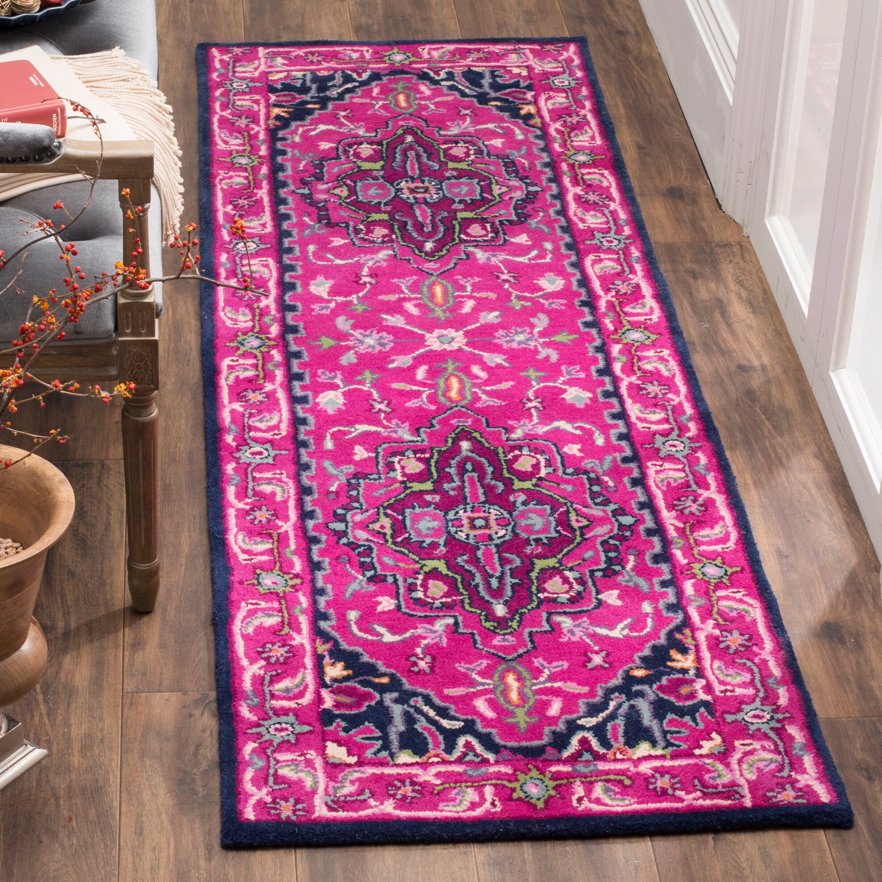 Safavieh BLG541C-27 Bellagio Elche 2 x 7 (ft) Tufted Wool Pink/Navy Rectangular Indoor Floral/Botanical Oriental Runner rug