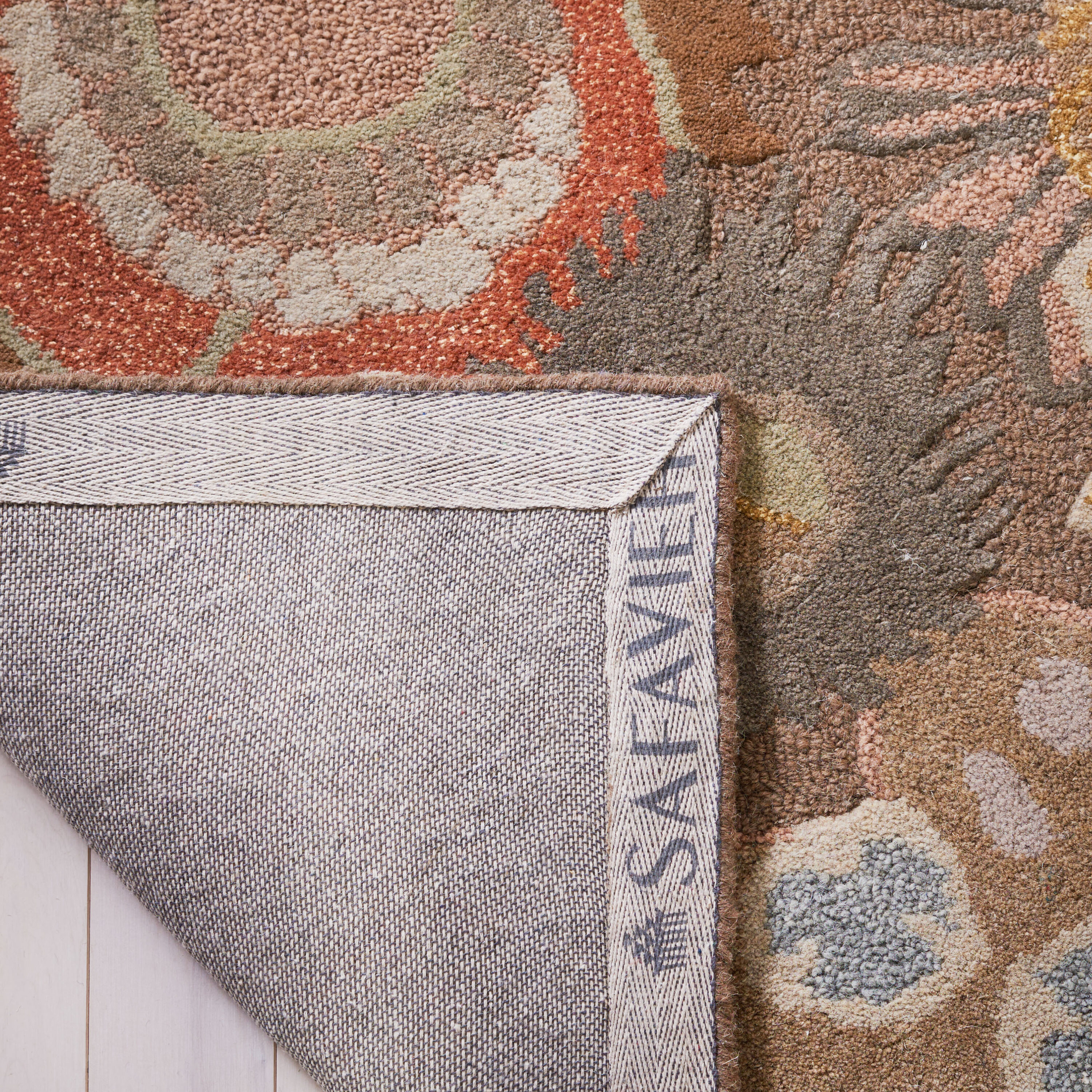 Safavieh SOH820A-6 rugs - View #3