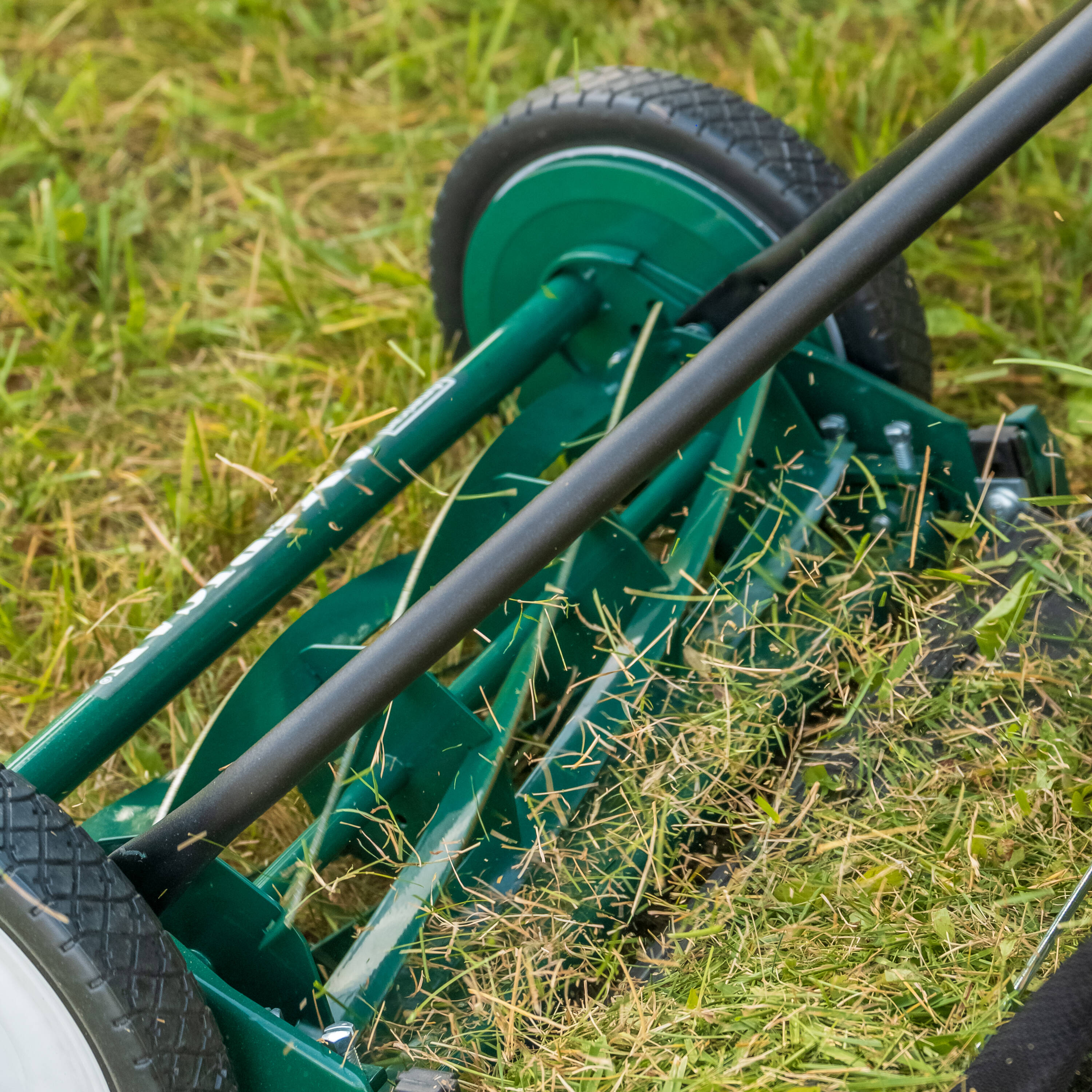 American Lawn Mower 16-Inch Reel Lawn Mower with Bagger, 7-Blade Reel, 10- Inch Wheel, Adjustable Cutting Height, Steel Deck in the Reel Lawn Mowers  department at