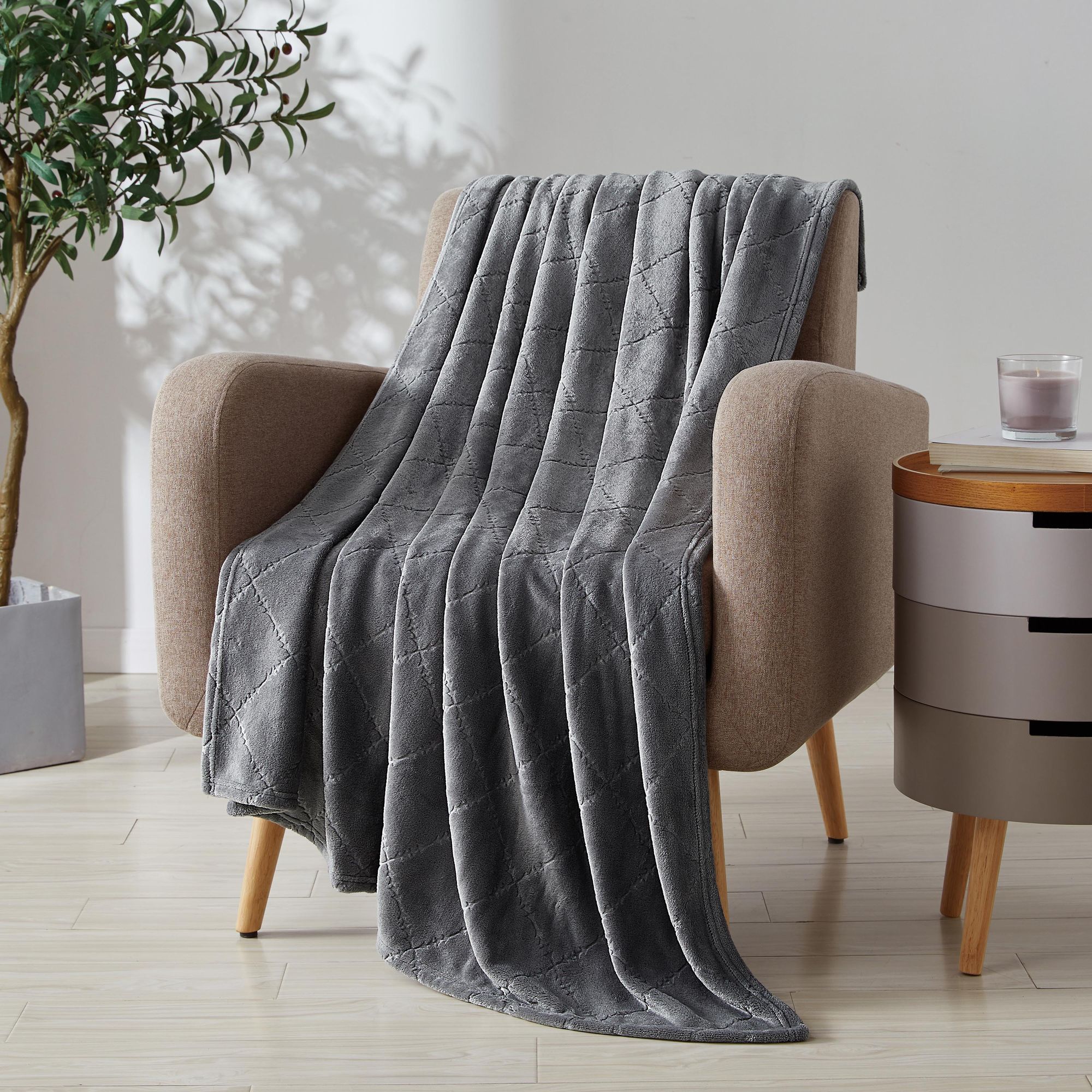 KATE AURORA Ultra Plush Contemporary Geometric Hypoellergenic Accent Throw Blanket 50 in W x 60 in L Charcoal