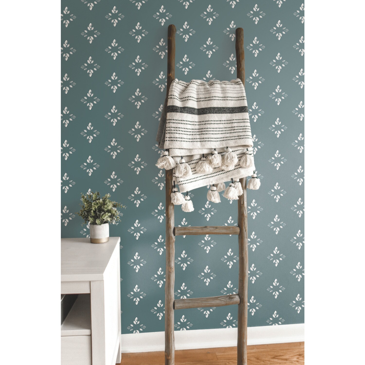 RoomMates RMK12146WP wallpaper - View #2