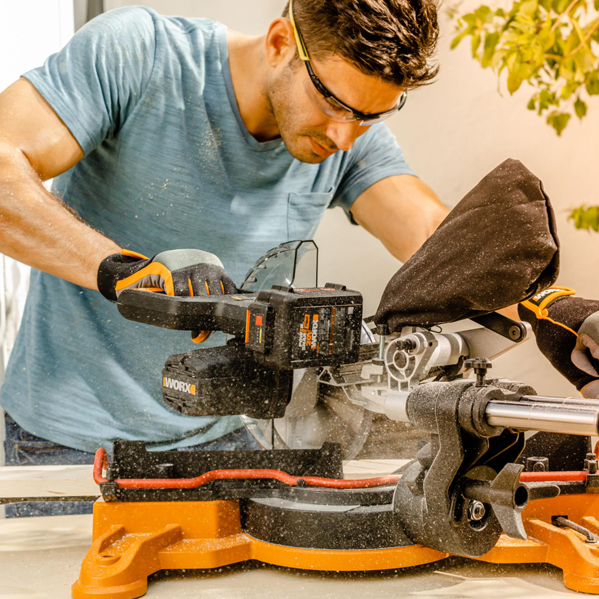 WORX POWER SHARE 7-1/4-in 0.1-Amp Single Bevel Sliding Compound Cordless  Miter Saw in the Miter Saws department at