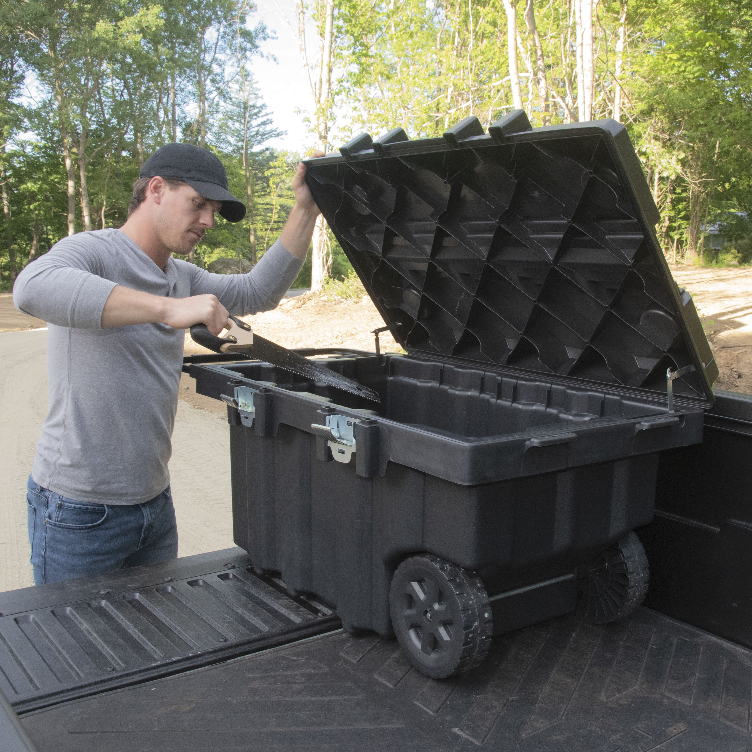 Kobalt 45-in Black Plastic Wheels Lockable Tool Box in the Portable Tool  Boxes department at