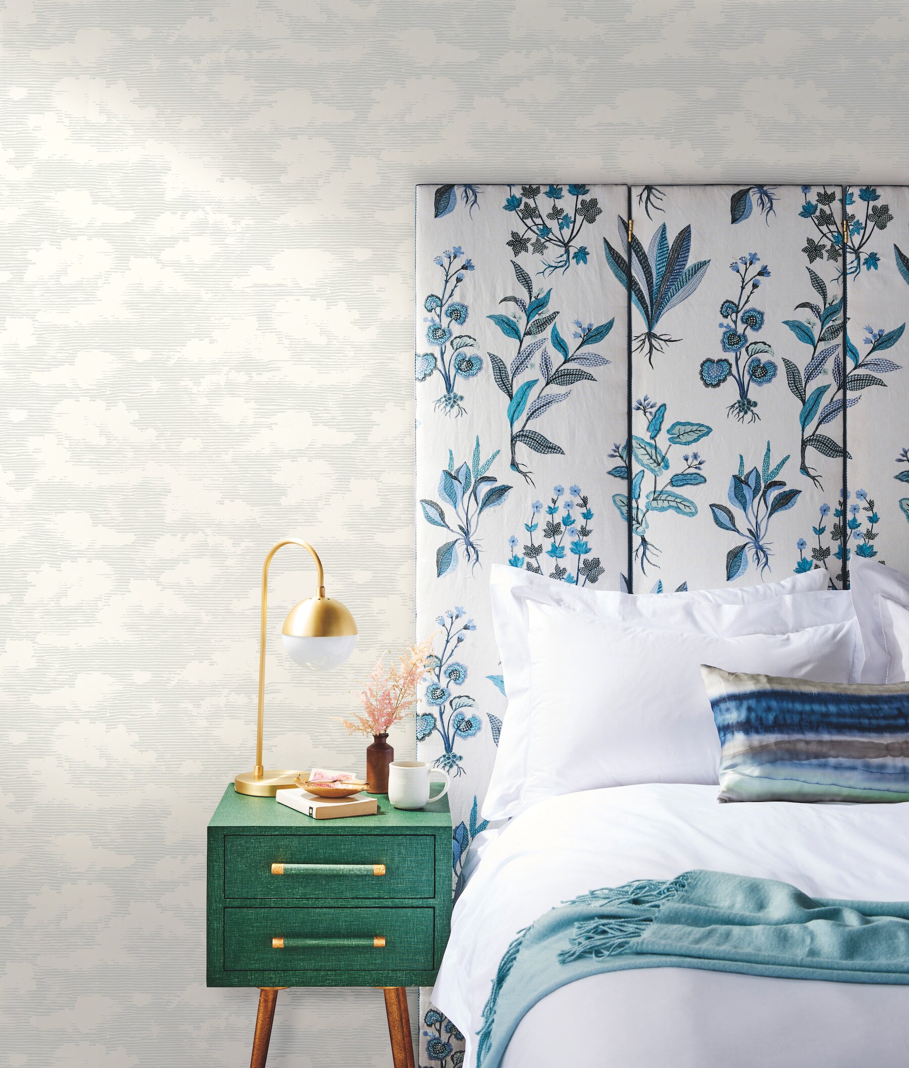 York Wallcoverings SS2526 Silhouettes 60.8-Sq. Feet Gray Non-woven Novelty Prepasted Water Activated Paste Wallpaper