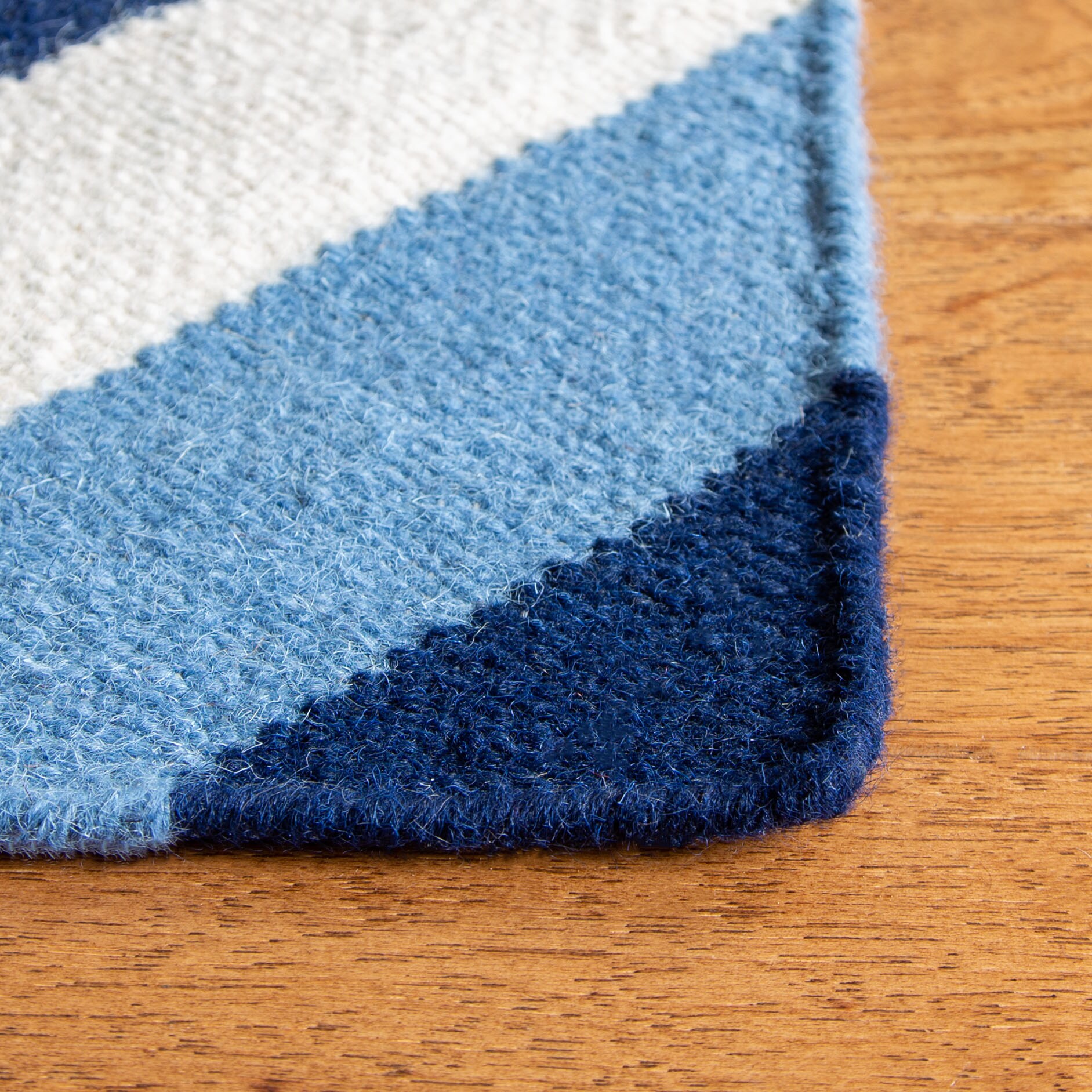 Safavieh DHU640B-5 rugs - View #6