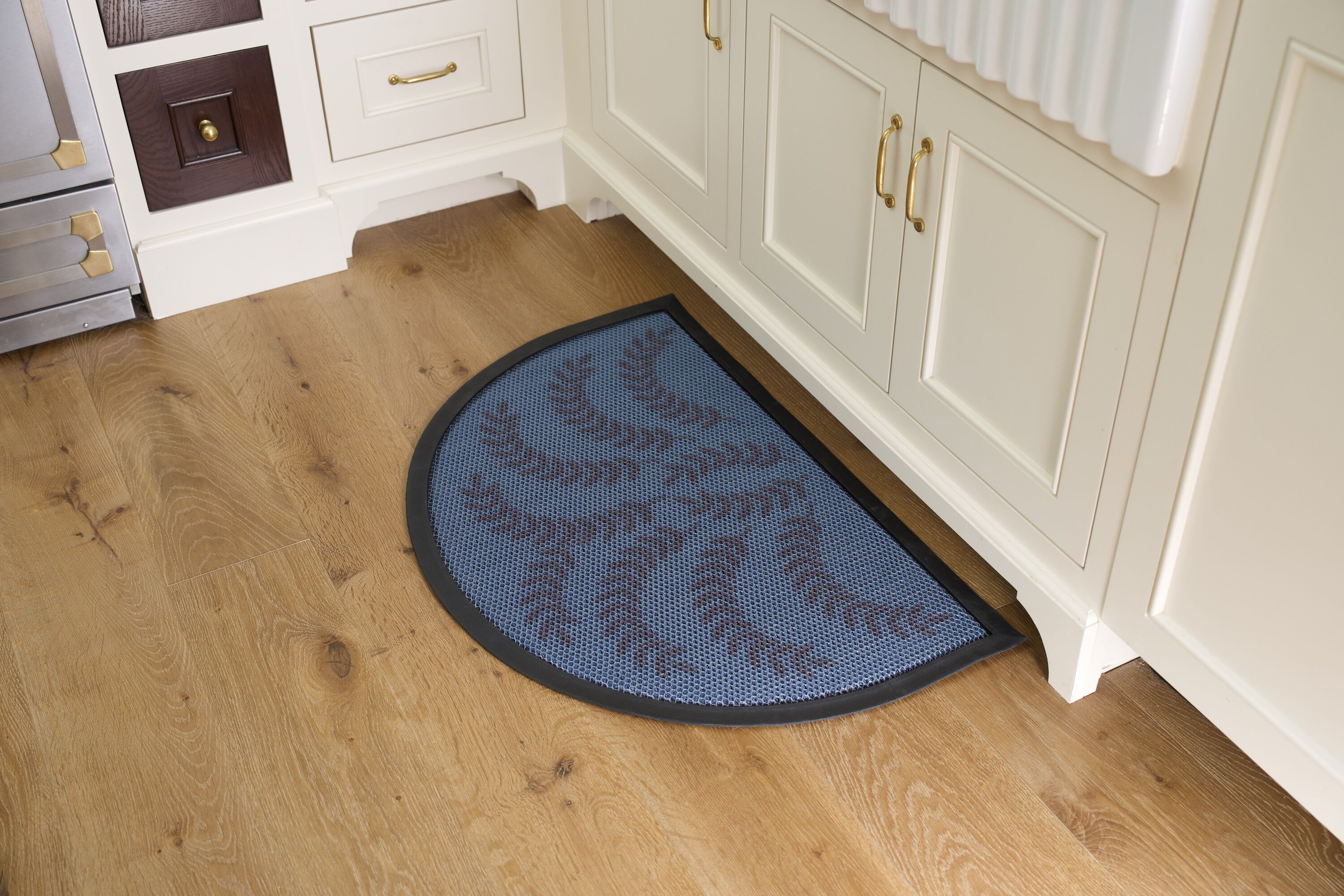 Yeiser Research & Development LG8026BE Mats-Cat - View #2