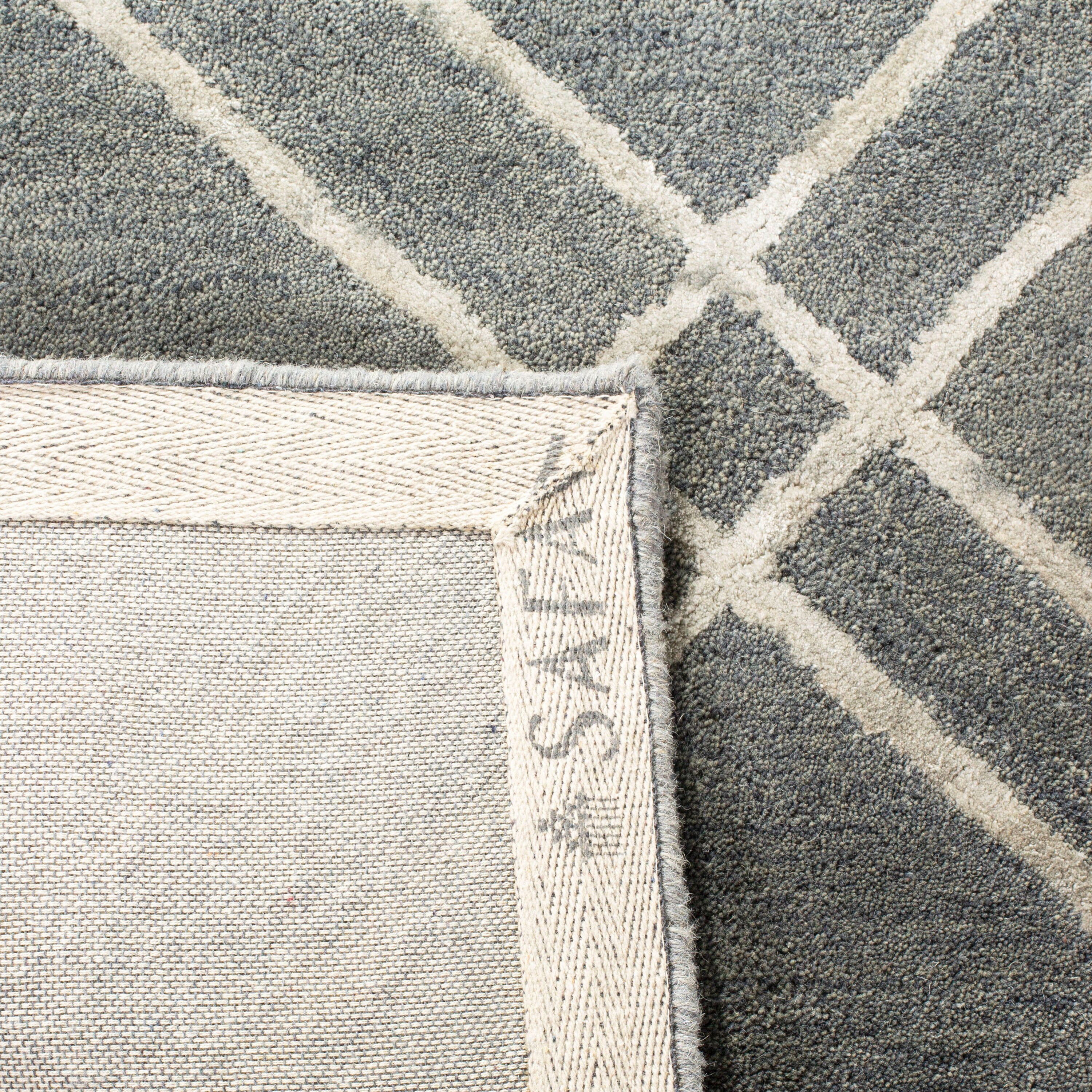Safavieh HIM901F-4 rugs - View #4