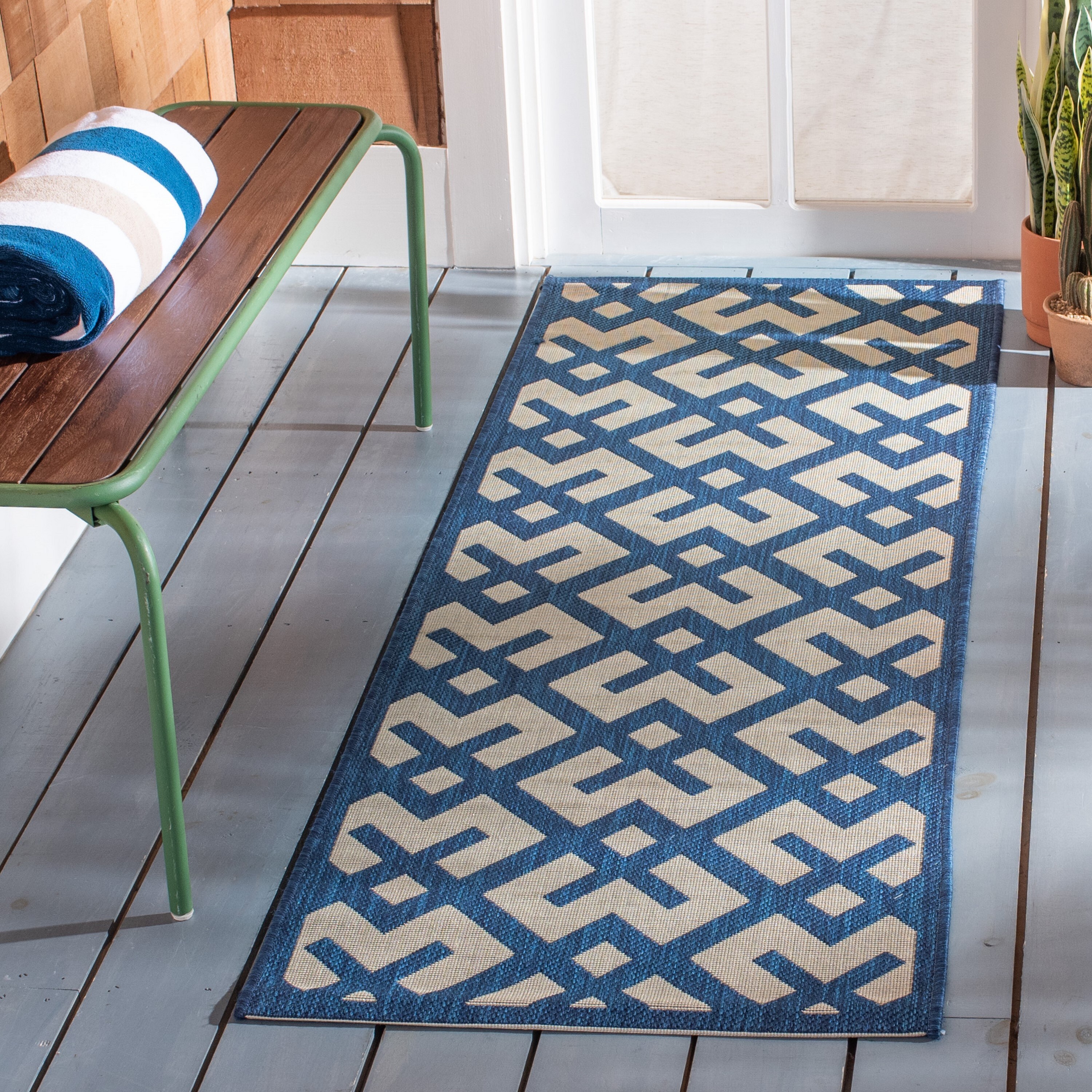 Safavieh CY6915-268-27 Courtyard Chateau 2 x 7 (ft) Loomed Polypropylene Navy/Beige Rectangular Indoor/Outdoor Geometric Coastal Runner rug