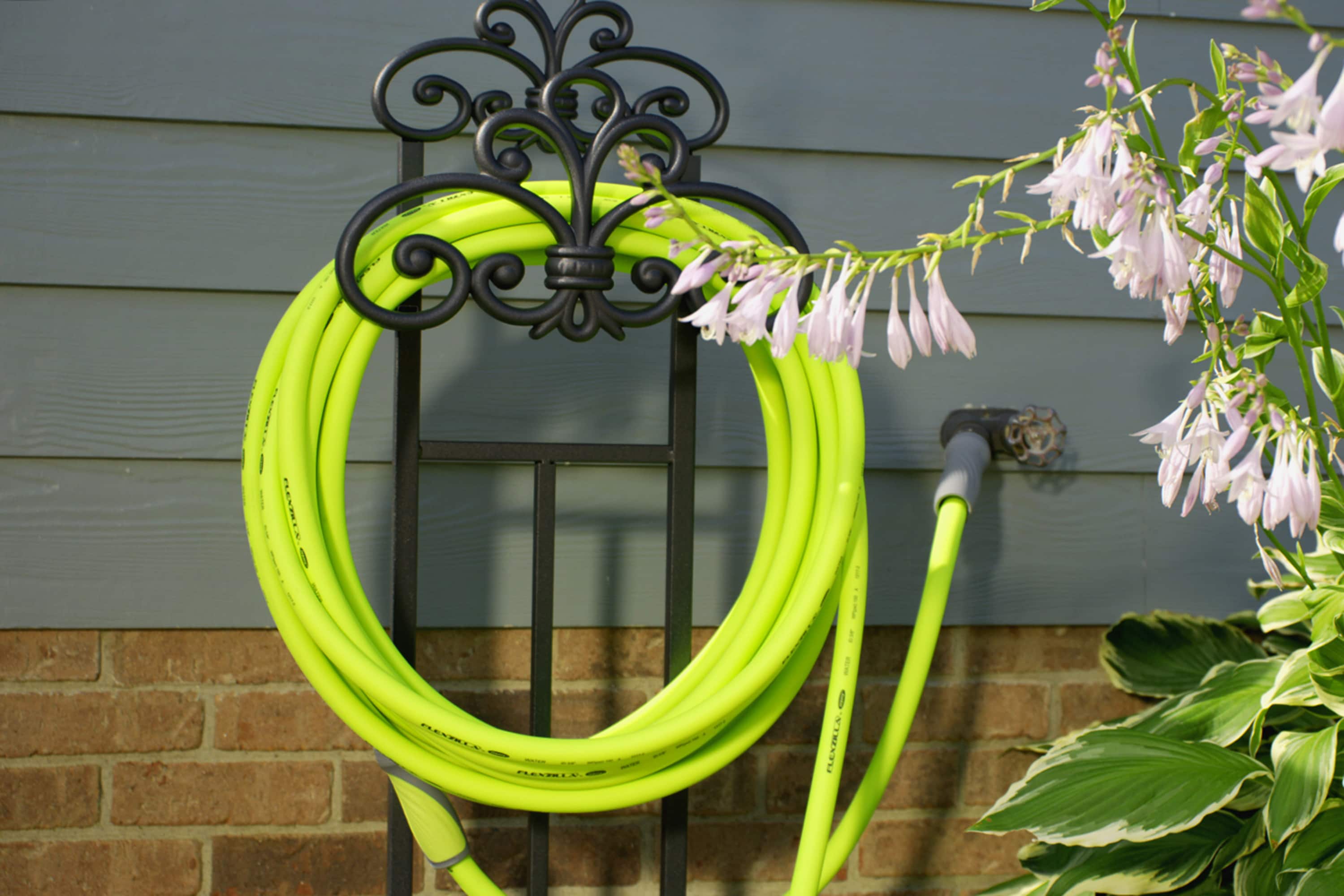 Flexzilla SwivelGrip Garden Hose 5/8 in 10 ft L GHT Polymer Green HFZG510YWS-N/CA