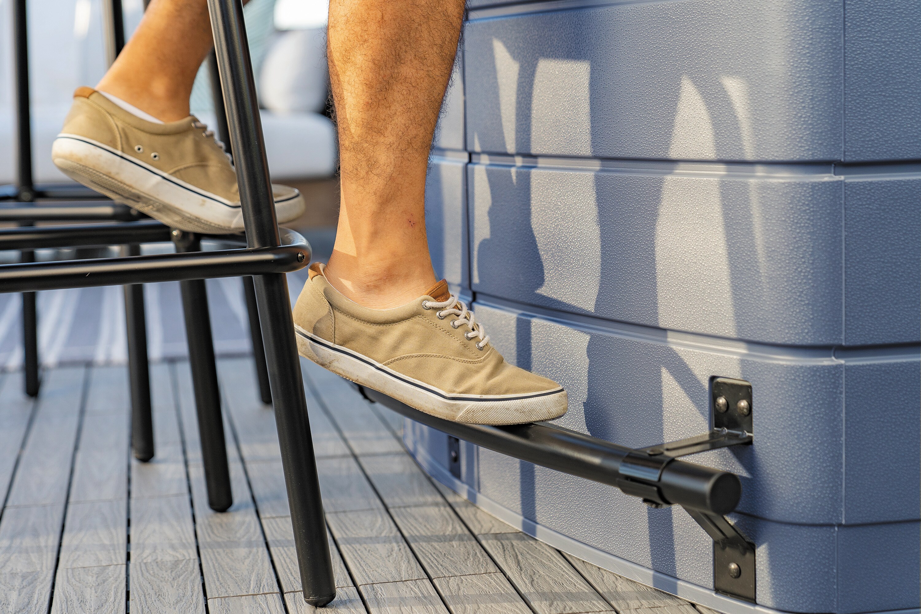 Suncast BMEB2500D Patio-Bars - View #13